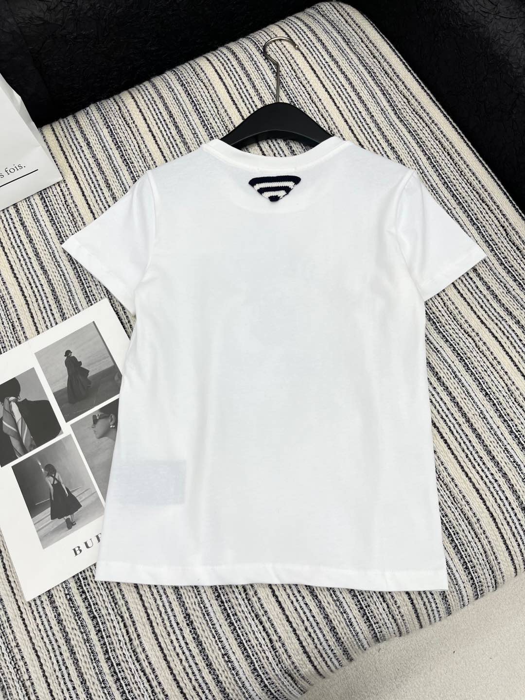 🛒𝐍𝐄𝐖 · 𝟐𝟎𝟐5/爆款现货

原单品质 Prad*｜25新品印花短袖T恤
精致常规版型上身巨显瘦！