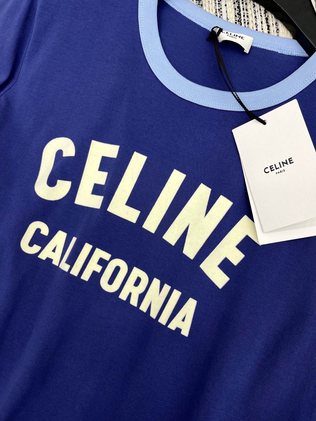 🛒𝐍𝐄𝐖 · 𝟐𝟎𝟐5/爆款现货

原单品质 Celi*｜2025早春新品圆领短袖𝑇𝑒𝑒
定制YB棉材质