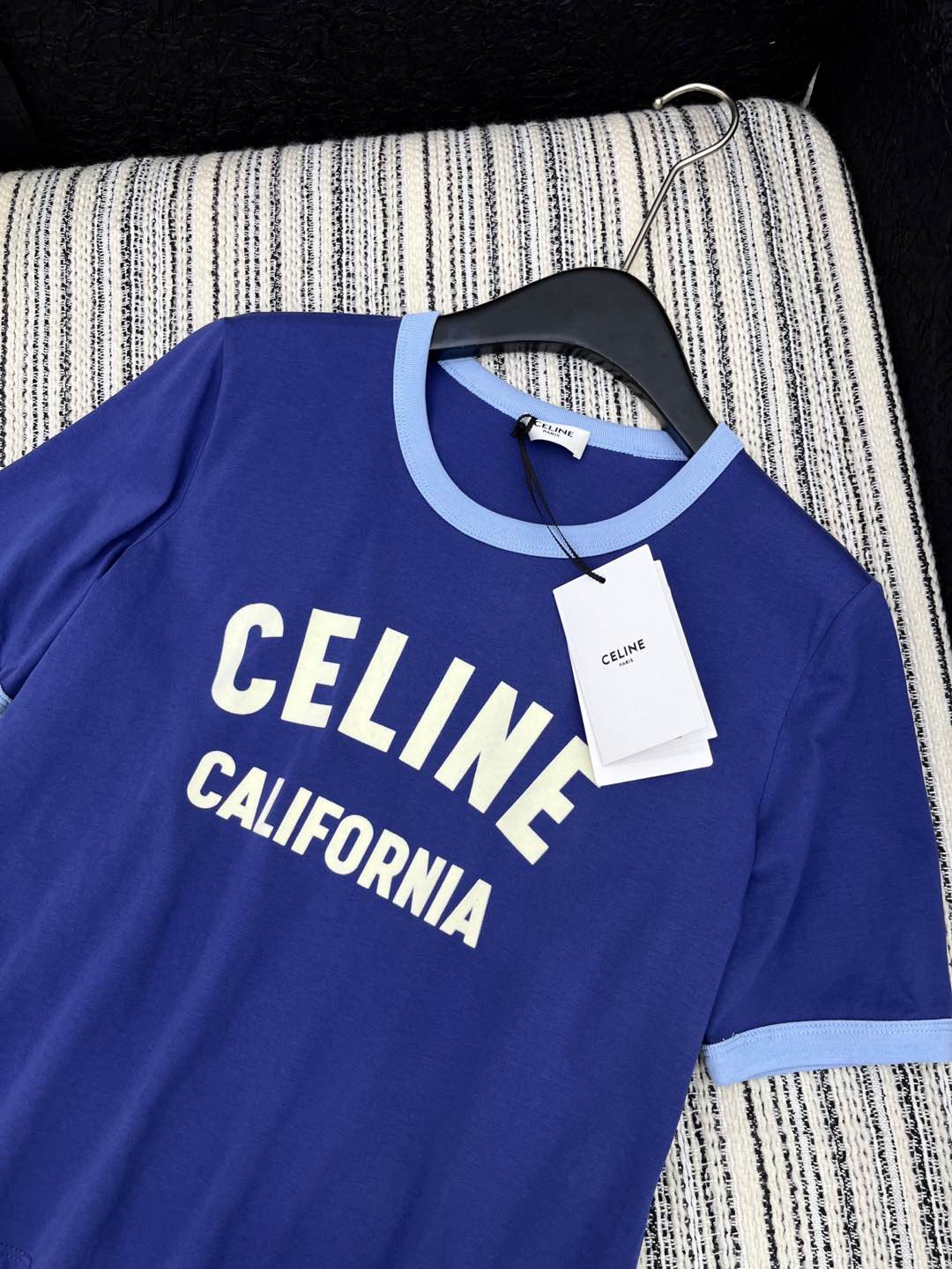🛒𝐍𝐄𝐖 · 𝟐𝟎𝟐5/爆款现货

原单品质 Celi*｜2025早春新品圆领短袖𝑇𝑒𝑒
定制YB棉材质