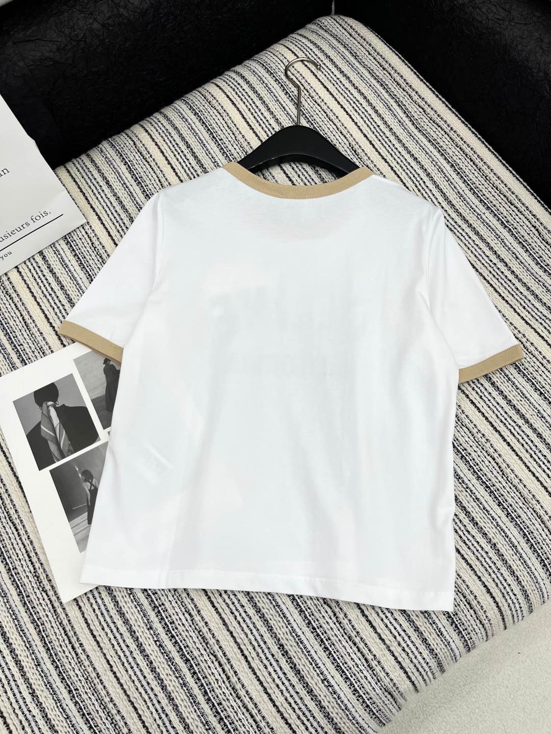 🛒𝐍𝐄𝐖 · 𝟐𝟎𝟐5/爆款现货

原单品质 Celi*｜2025早春新品圆领短袖𝑇𝑒𝑒
定制YB棉材质