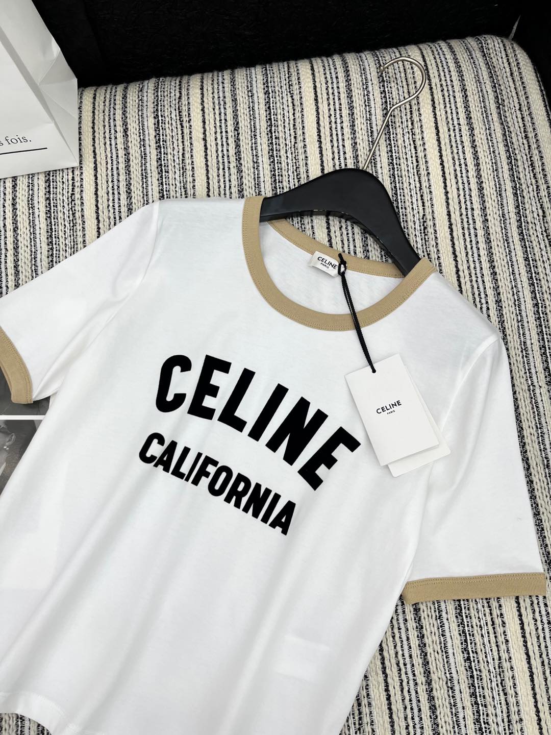 🛒𝐍𝐄𝐖 · 𝟐𝟎𝟐5/爆款现货

原单品质 Celi*｜2025早春新品圆领短袖𝑇𝑒𝑒
定制YB棉材质