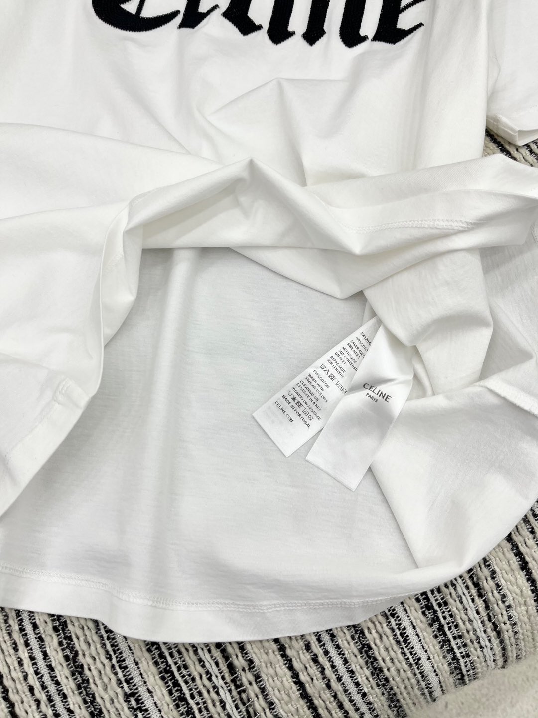 🛒𝐍𝐄𝐖 · 𝟐𝟎𝟐5/爆款现货

原单品质 Celi*｜2025早春新品圆领短袖𝑇𝑒𝑒
定制YB棉材质