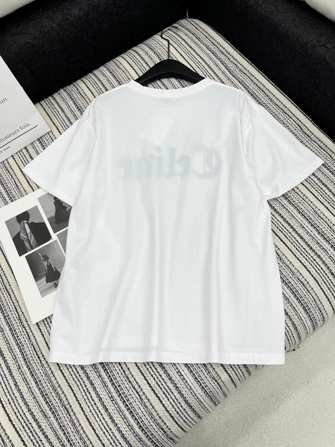 🛒𝐍𝐄𝐖 · 𝟐𝟎𝟐5/爆款现货

原单品质 Celi*｜2025早春新品圆领短袖𝑇𝑒𝑒
定制YB棉材质