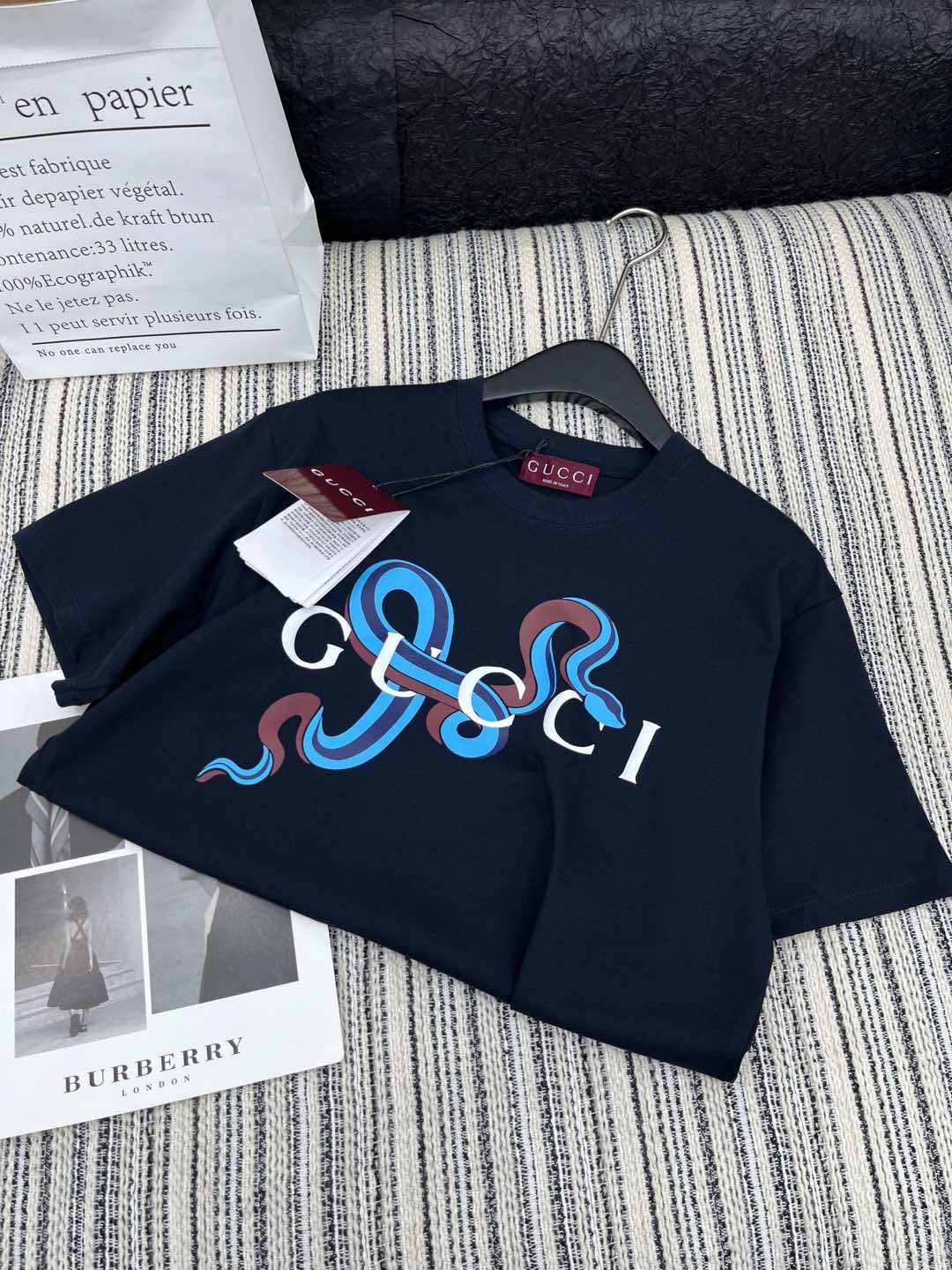 🛒𝐍𝐄𝐖 · 𝟐𝟎𝟐5/爆款现货

原单品质 Gucc*｜25蛇年限定系列新品印花短袖T恤
精致常规版型