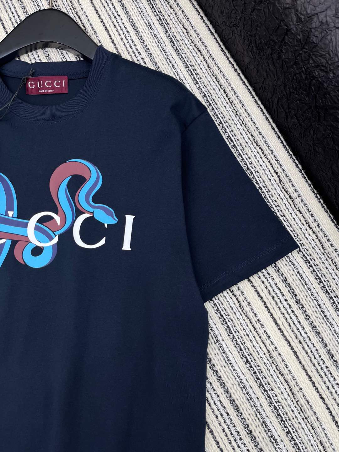 🛒𝐍𝐄𝐖 · 𝟐𝟎𝟐5/爆款现货

原单品质 Gucc*｜25蛇年限定系列新品印花短袖T恤
精致常规版型
