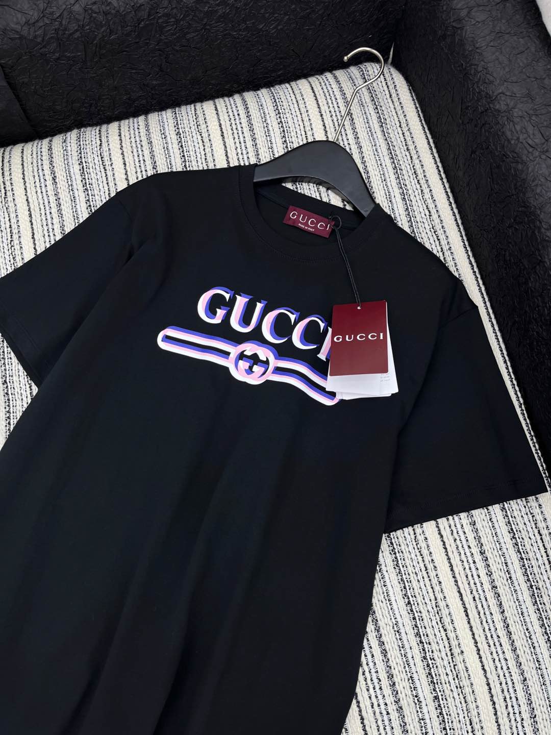 🛒𝐍𝐄𝐖 · 𝟐𝟎𝟐5/爆款现货

原单品质 Gucc*｜25蛇年限定系列新品印花短袖T恤
精致常规版型