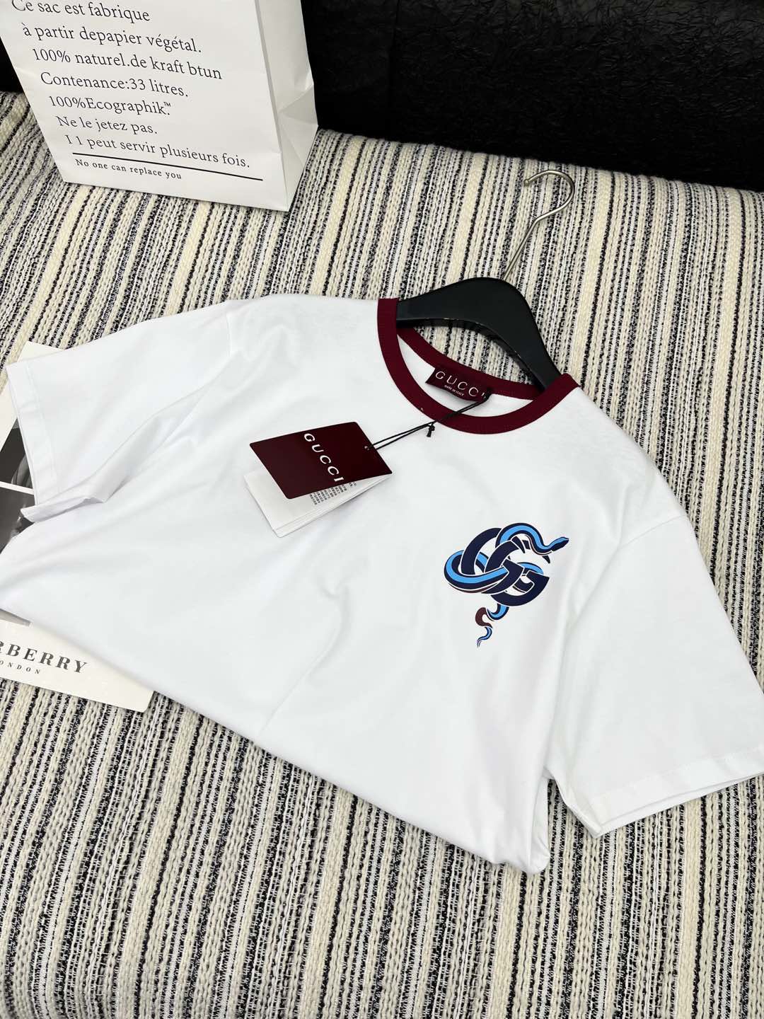 🛒𝐍𝐄𝐖 · 𝟐𝟎𝟐5/爆款现货

原单品质 Gucc*｜25蛇年限定系列新品印花短袖T恤
精致常规版型