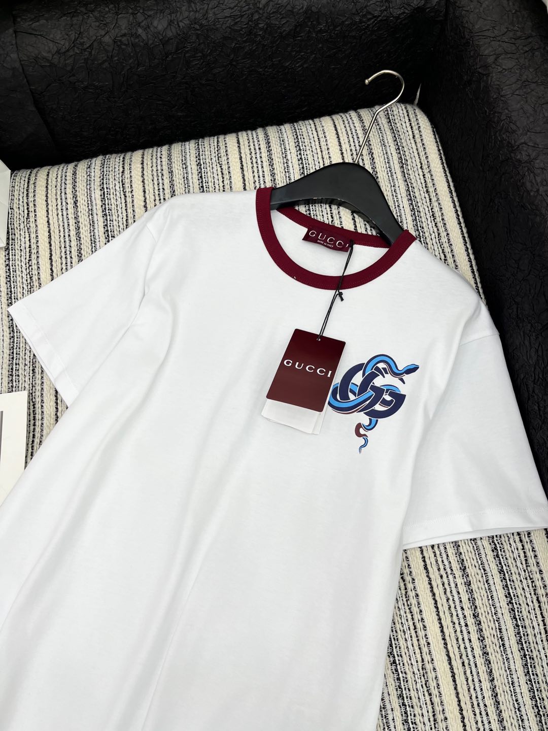 🛒𝐍𝐄𝐖 · 𝟐𝟎𝟐5/爆款现货

原单品质 Gucc*｜25蛇年限定系列新品印花短袖T恤
精致常规版型
