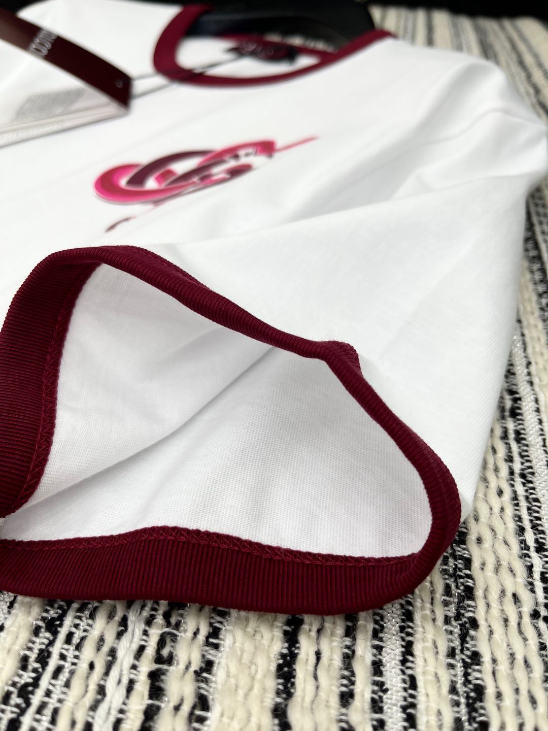 🛒𝐍𝐄𝐖 · 𝟐𝟎𝟐5/爆款现货

原单品质 Gucc*｜25蛇年限定系列新品印花短袖T恤
精致常规版型