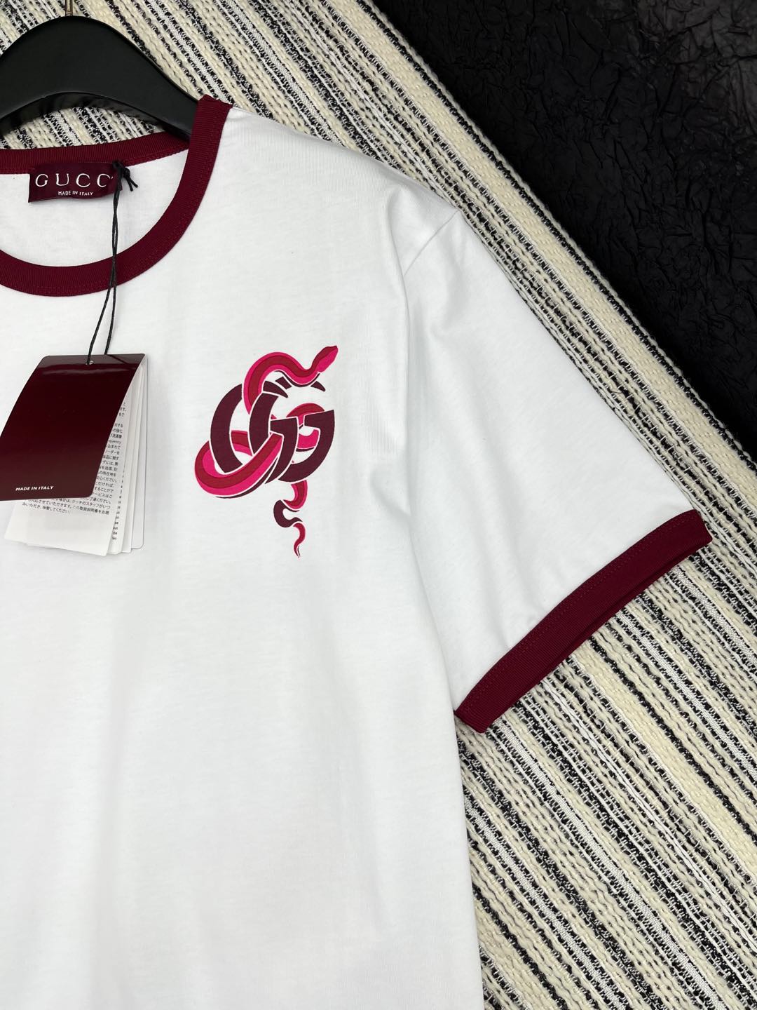 🛒𝐍𝐄𝐖 · 𝟐𝟎𝟐5/爆款现货

原单品质 Gucc*｜25蛇年限定系列新品印花短袖T恤
精致常规版型