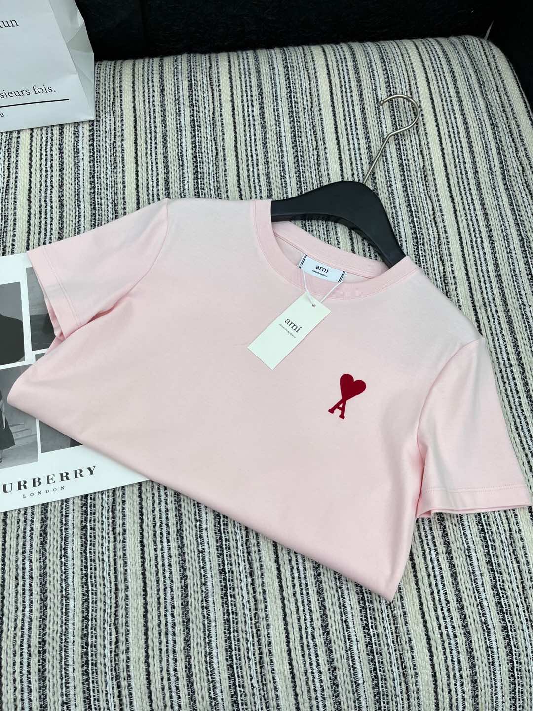 🛒𝐍𝐄𝐖 · 𝟐𝟎𝟐5/爆款现货

原单品质 Ami*｜2025早春新品圆领短袖𝑇𝑒𝑒
定制YB丝光棉材