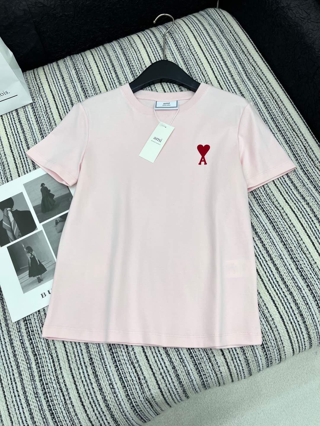 🛒𝐍𝐄𝐖 · 𝟐𝟎𝟐5/爆款现货

原单品质 Ami*｜2025早春新品圆领短袖𝑇𝑒𝑒
定制YB丝光棉材