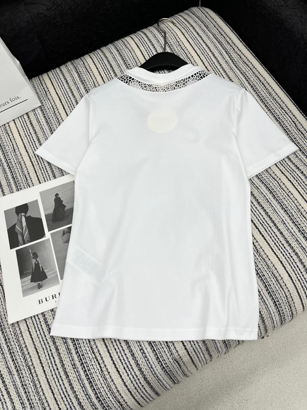 🛒𝐍𝐄𝐖 · 𝟐𝟎𝟐5/爆款现货

原单品质 Chlo*｜25蛇年限定新品镂空刺绣短袖T恤
精致常规版型