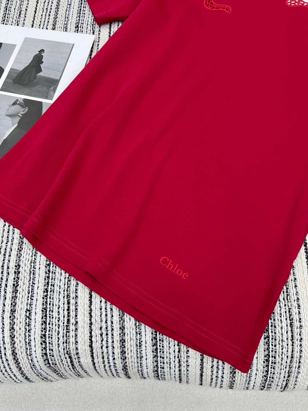 🛒𝐍𝐄𝐖 · 𝟐𝟎𝟐5/爆款现货

原单品质 Chlo*｜25蛇年限定新品镂空刺绣短袖T恤
精致常规版型
