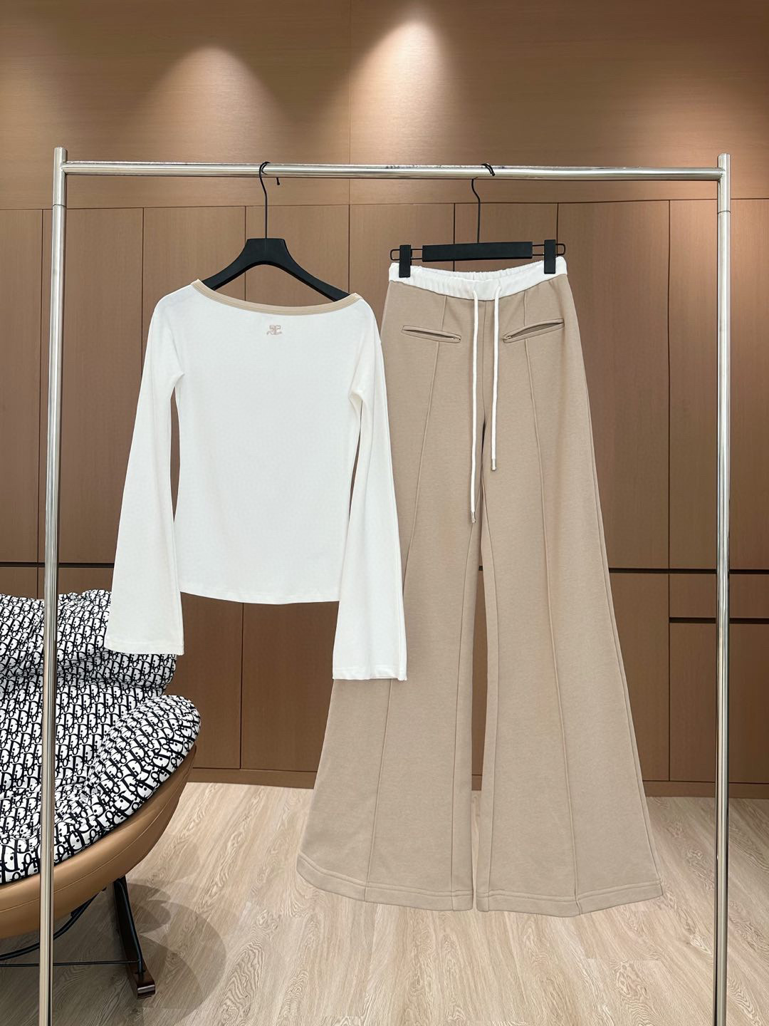 2025 Women’s Clothes: High Quality, Customized Fabrics, Classic Design, Black Tan, S M L - 图片 3