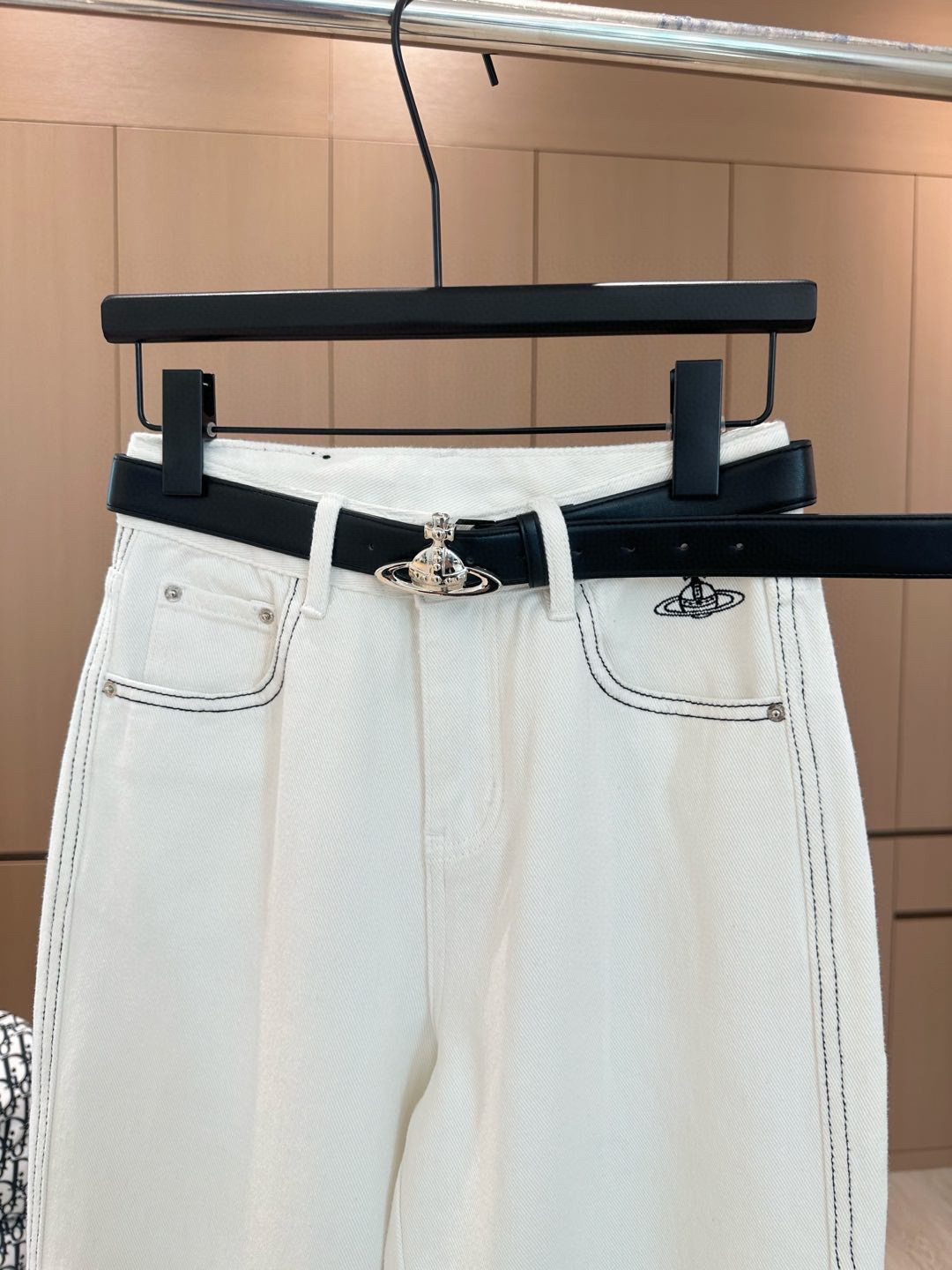 2025 New High Quality Women’s Clothes with Customized Belt and Decorated Jeans - 图片 7