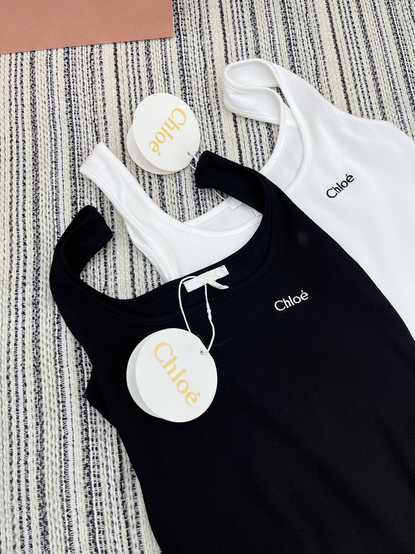 High-quality Women’s Clothing with Customized Designs and Packaging Options - 图片 4