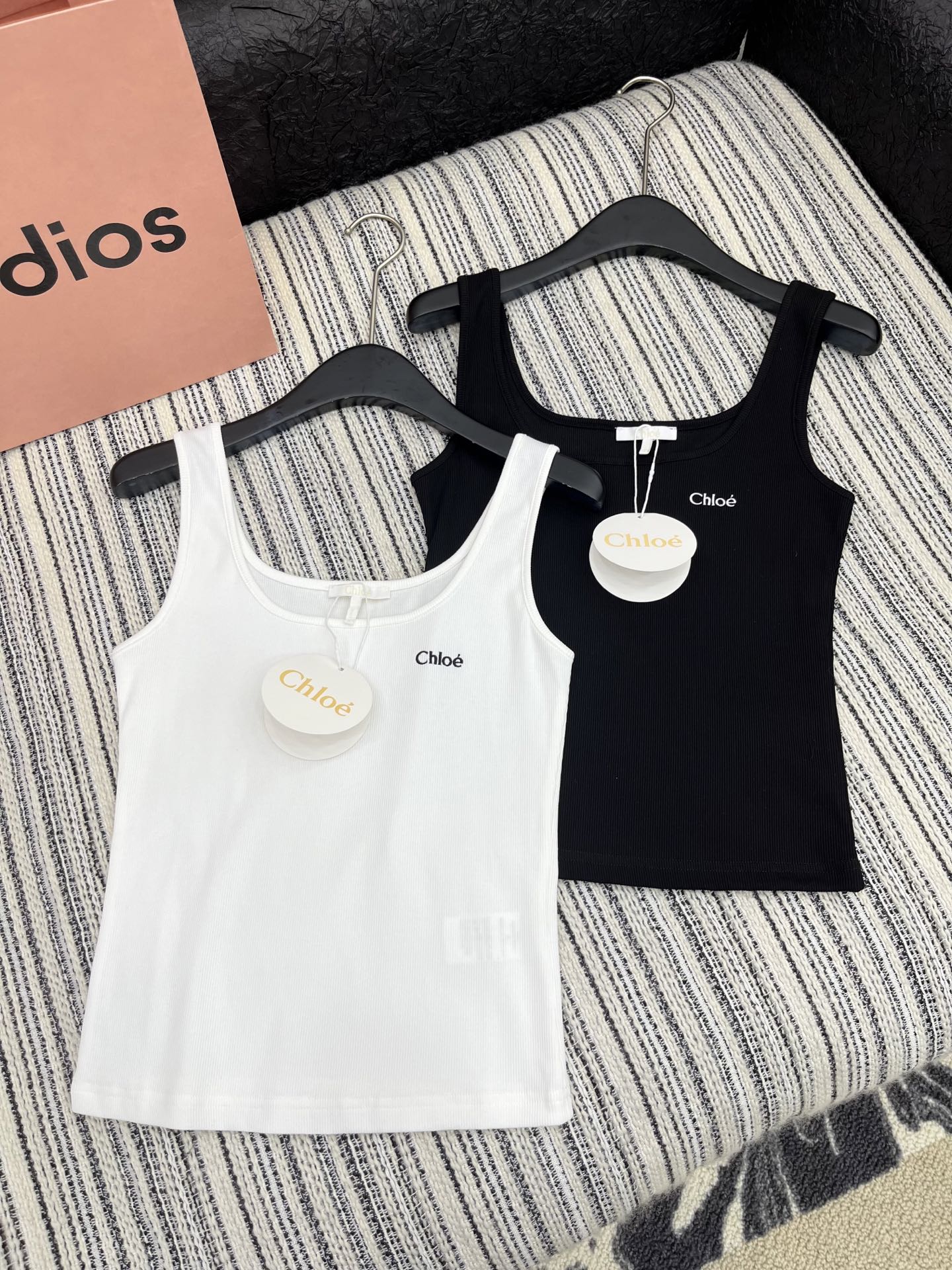 High-quality Women’s Clothing with Customized Designs and Packaging Options - 图片 3