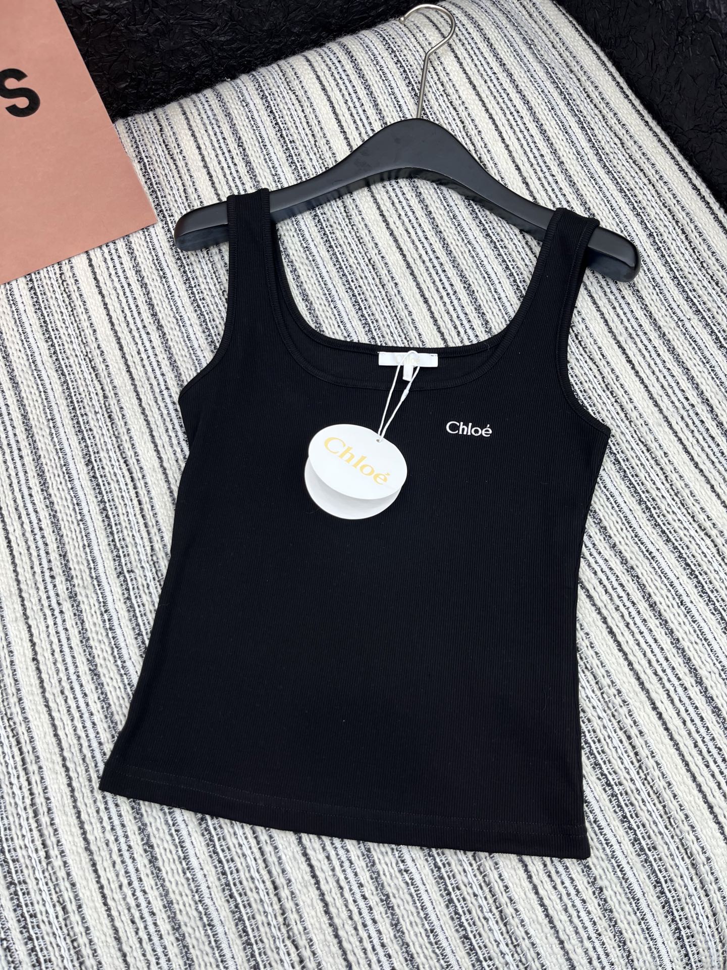 High-quality Women’s Clothing with Customized Designs and Packaging Options - 图片 1