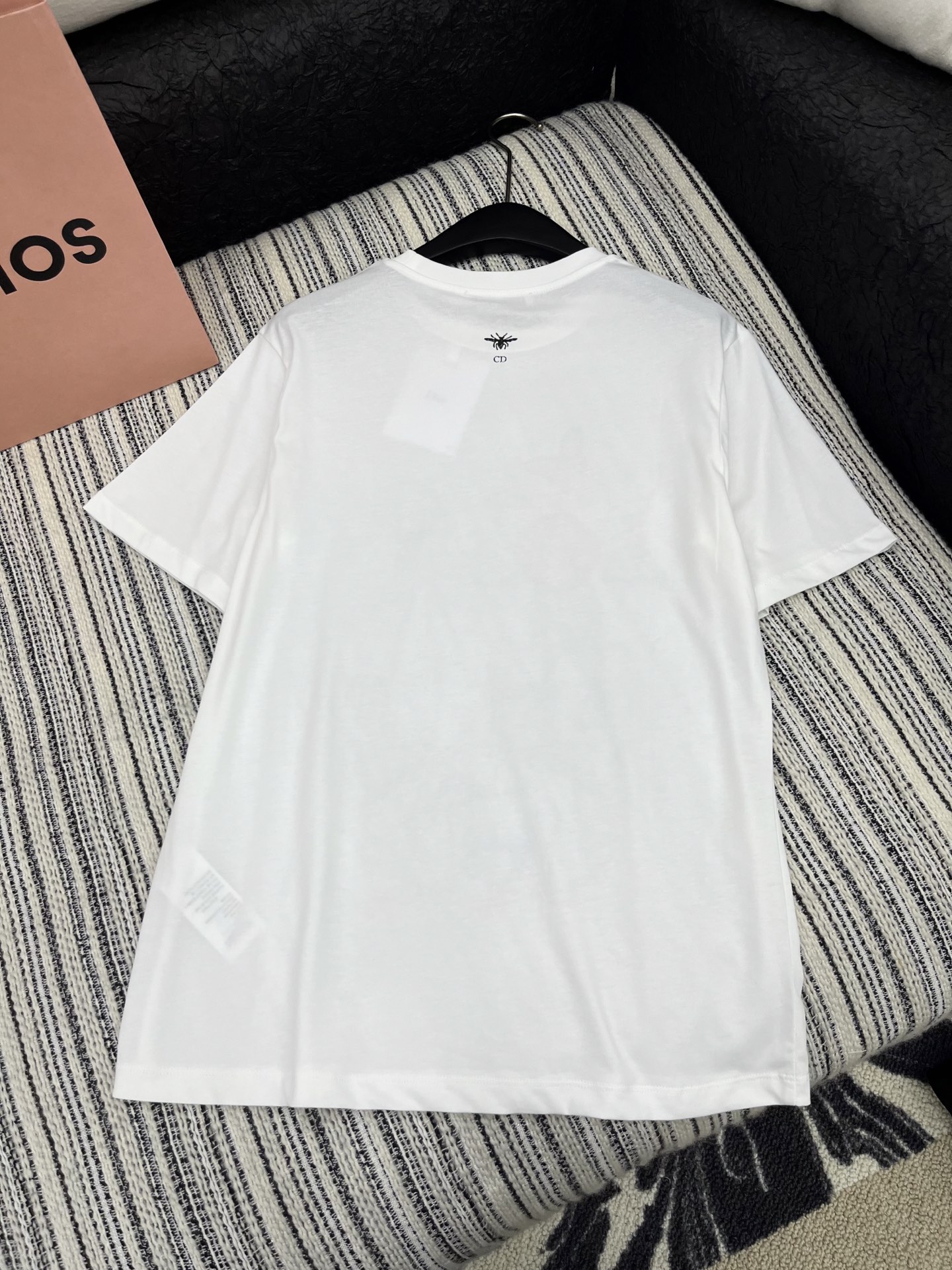 🛒𝐍𝐄𝐖 · 𝟐𝟎𝟐5/爆款现货

原单品质 Dio*｜25限定新品印花短袖T恤
精致常规版型上身巨显瘦