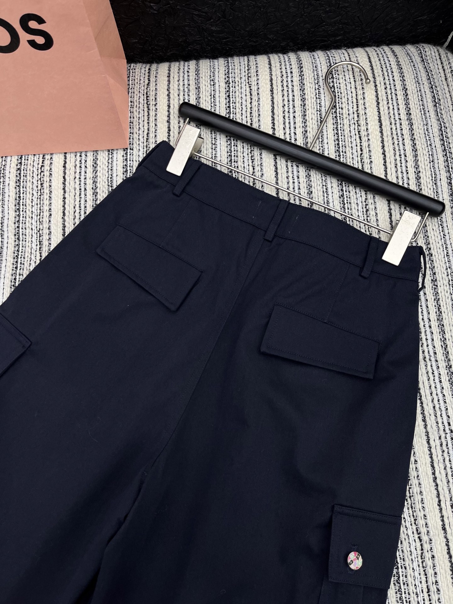 🛒𝐍𝐄𝐖 · 𝟐𝟎𝟐5/爆款现货

原单品质  Chane*｜25新款中古系列五分休闲裤
爆单系列款  
