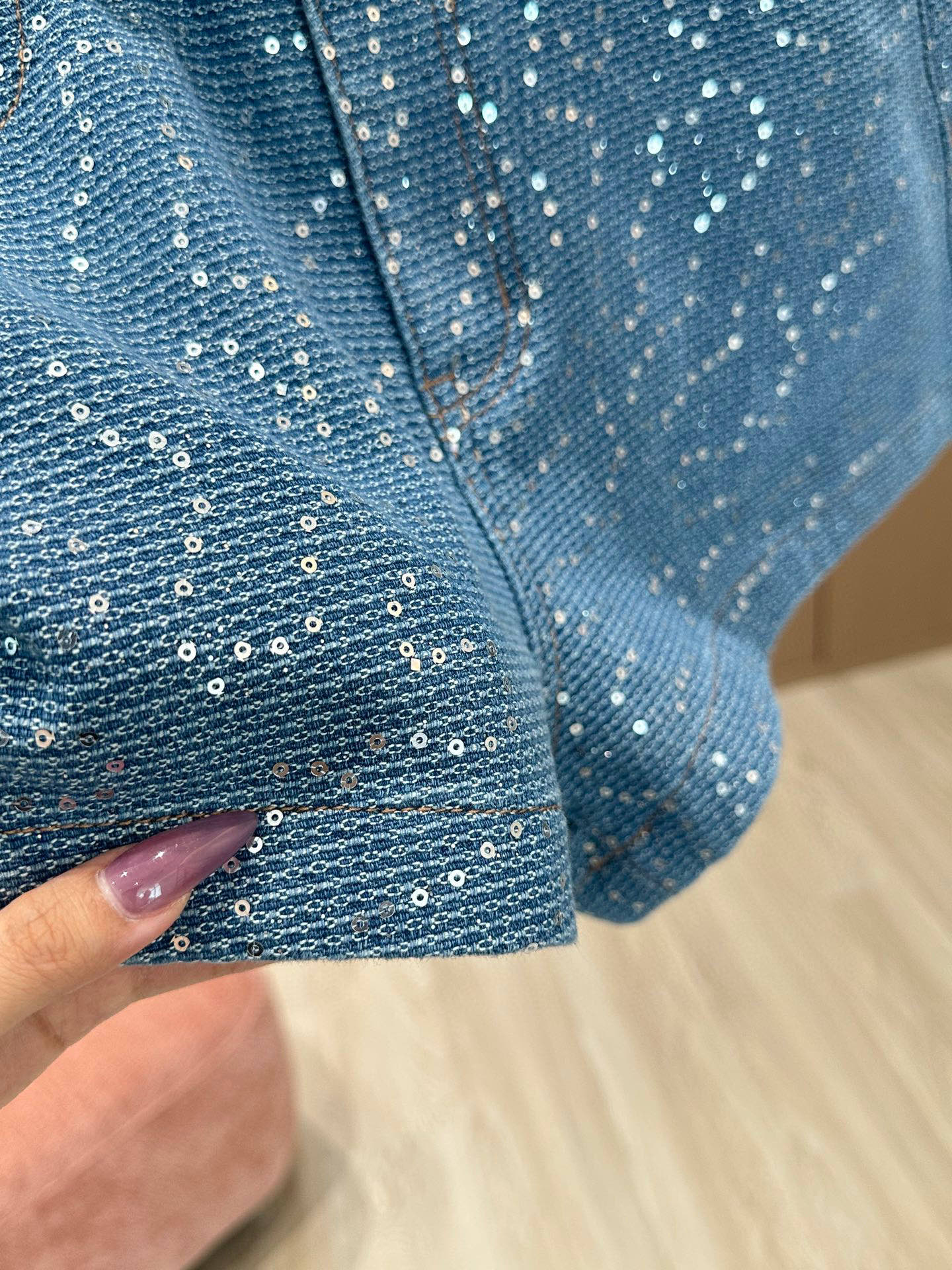 🛒𝐍𝐄𝐖 · 𝟐𝟎𝟐5/爆款现货

原单品质   Chane*｜重工烫钻牛仔短裤
采用高端定制面料，牛仔