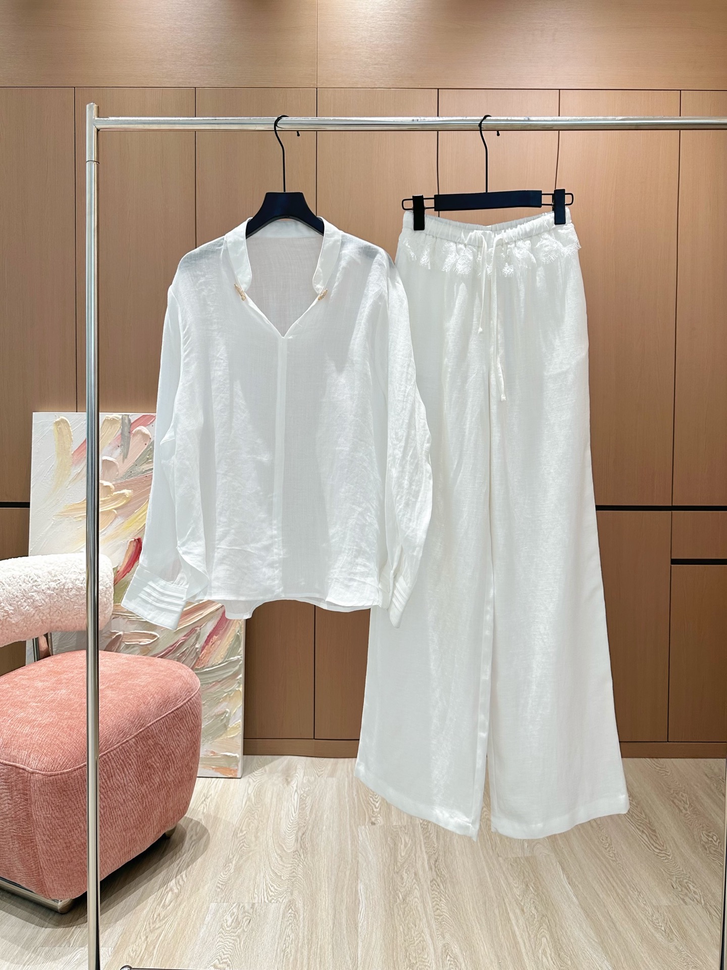 🛒𝐍𝐄𝐖 · 𝟐𝟎𝟐5/爆款现货

原单品质  设计师*｜25新品麻料衬衫套装
订制高品质面料 搭配休闲