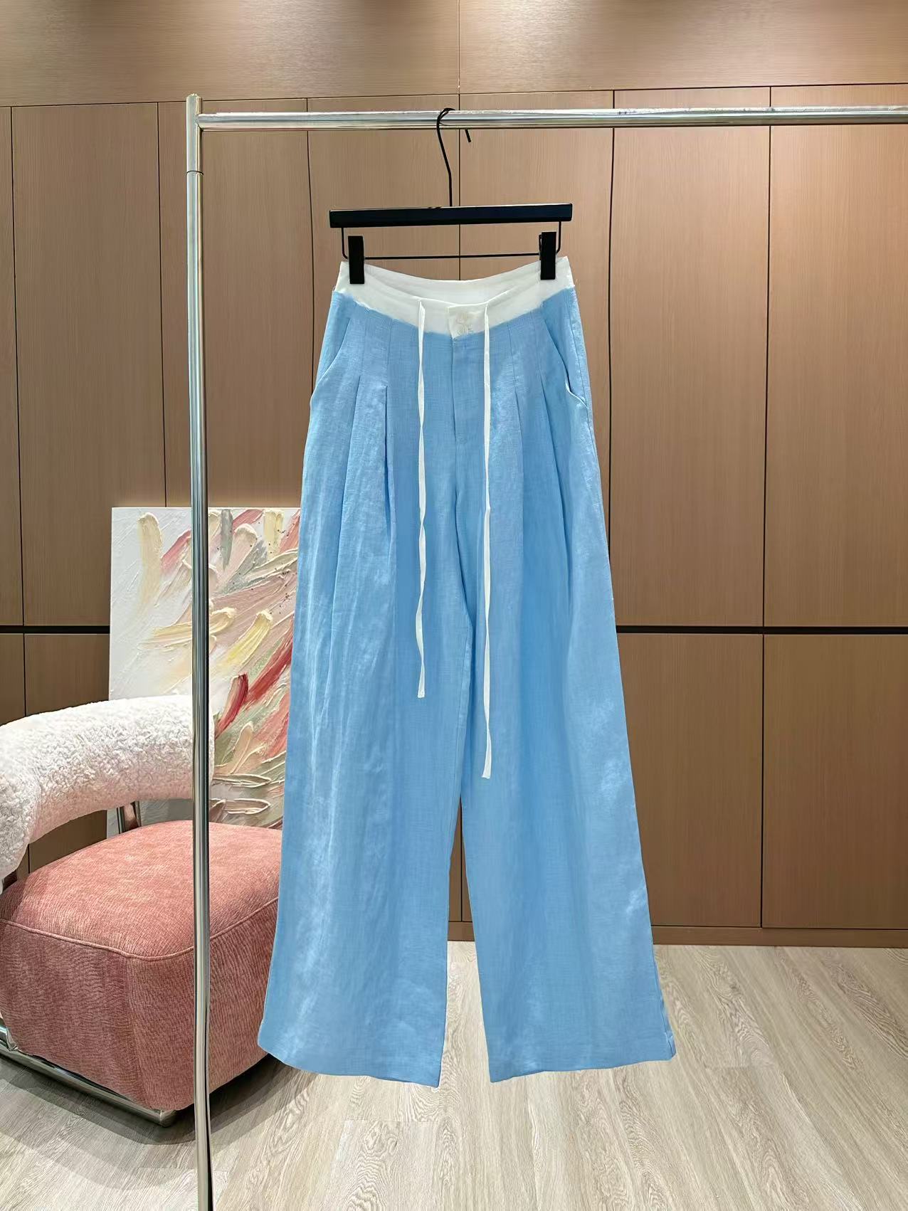 🛒𝐍𝐄𝐖 · 𝟐𝟎𝟐5/爆款现货

原单品质  设计师*｜25新品麻料休闲裤
订制高品质面料  休闲又时