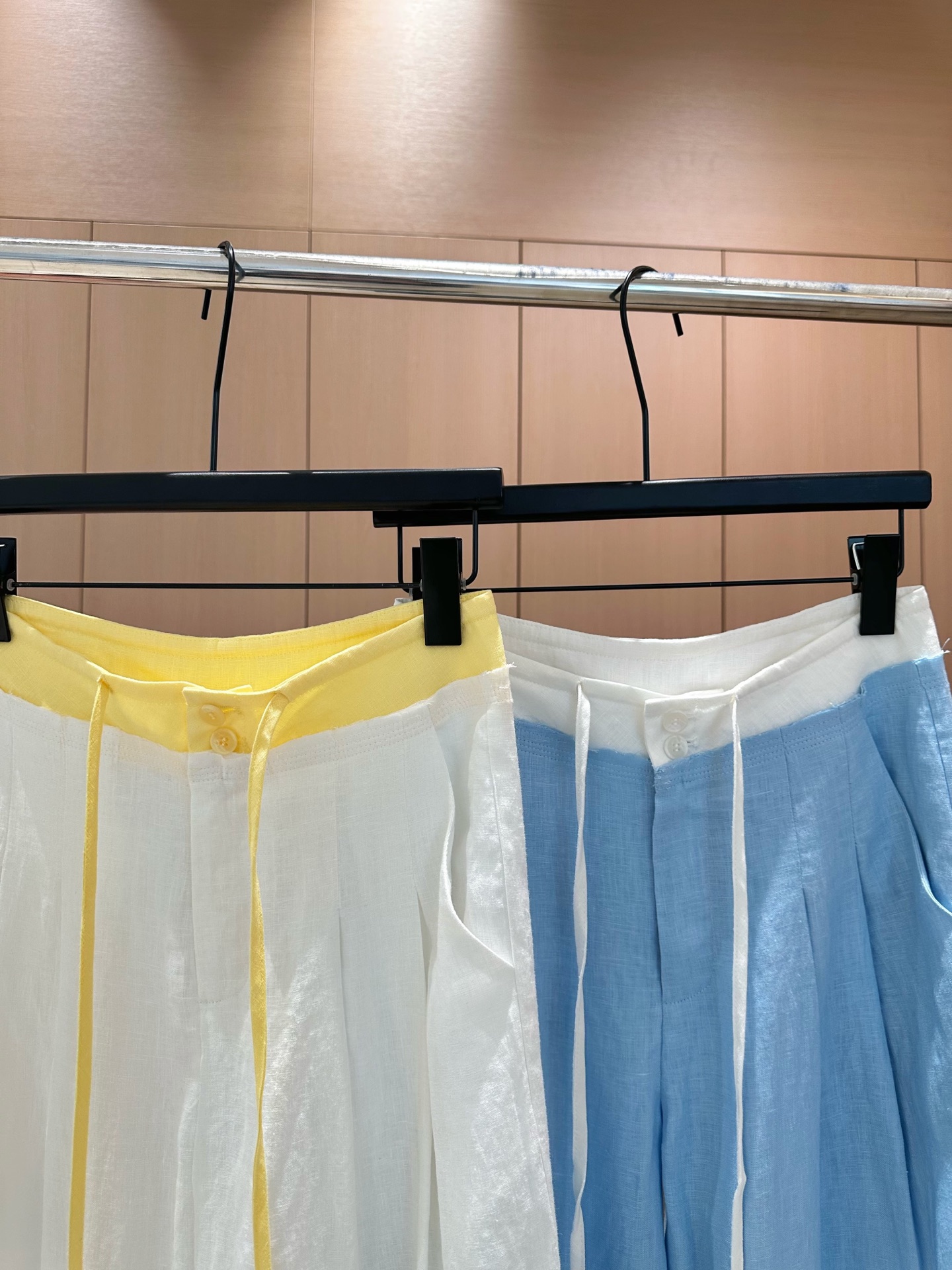 🛒𝐍𝐄𝐖 · 𝟐𝟎𝟐5/爆款现货

原单品质  设计师*｜25新品麻料休闲裤
订制高品质面料  休闲又时