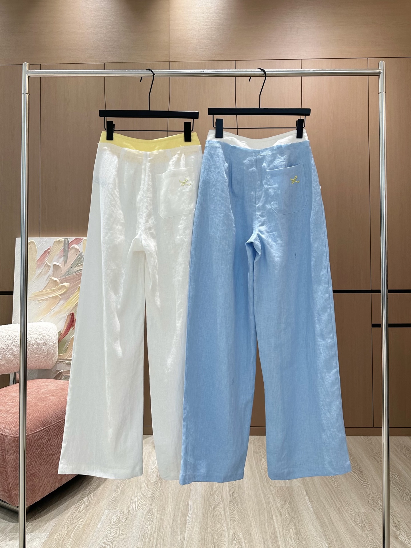 🛒𝐍𝐄𝐖 · 𝟐𝟎𝟐5/爆款现货

原单品质  设计师*｜25新品麻料休闲裤
订制高品质面料  休闲又时