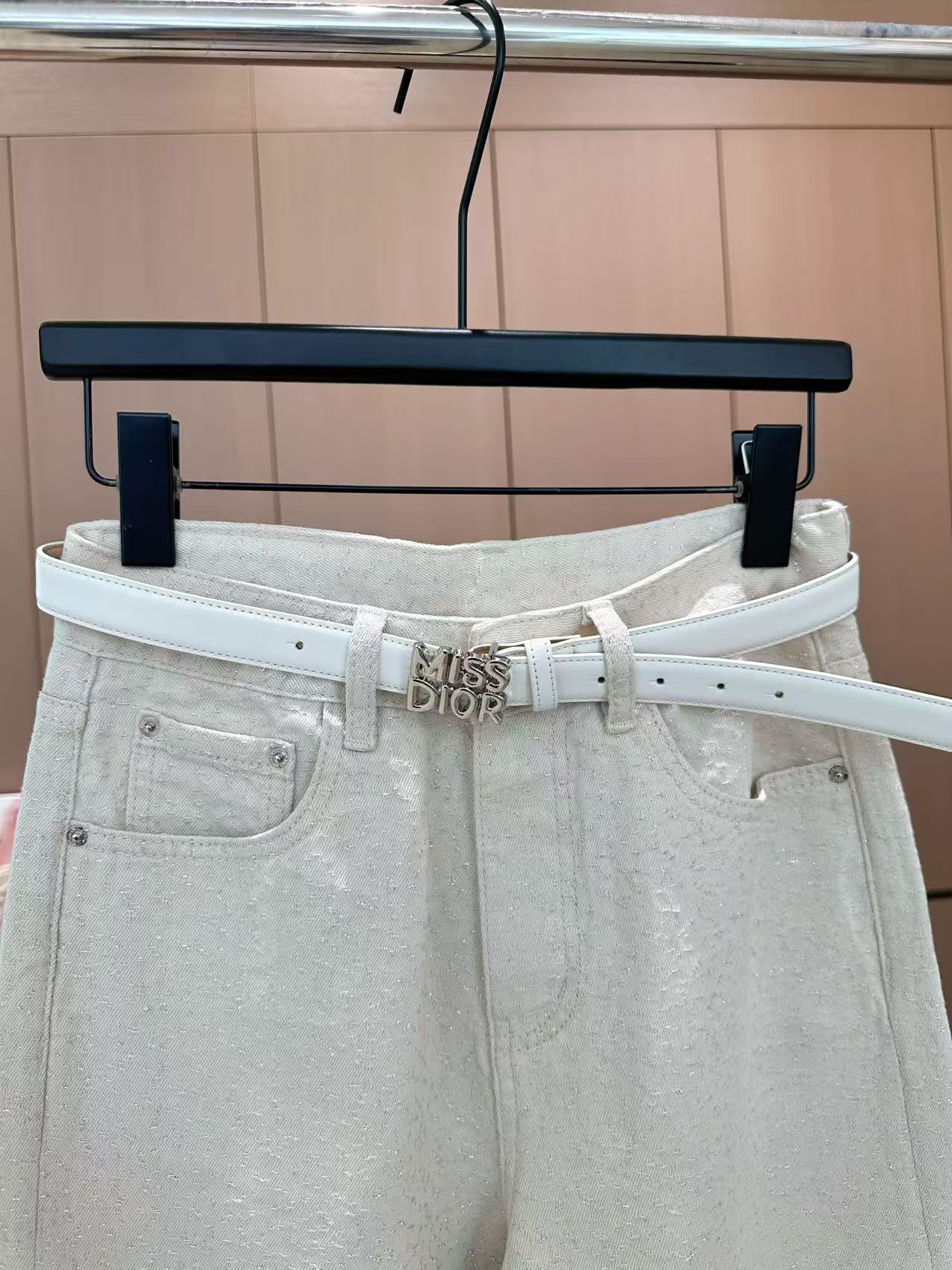 🛒𝐍𝐄𝐖 · 𝟐𝟎𝟐5/爆款现货

原单品质 Dio*｜2025订制颗粒提花牛仔裤
定制YB斜纹棉牛仔材