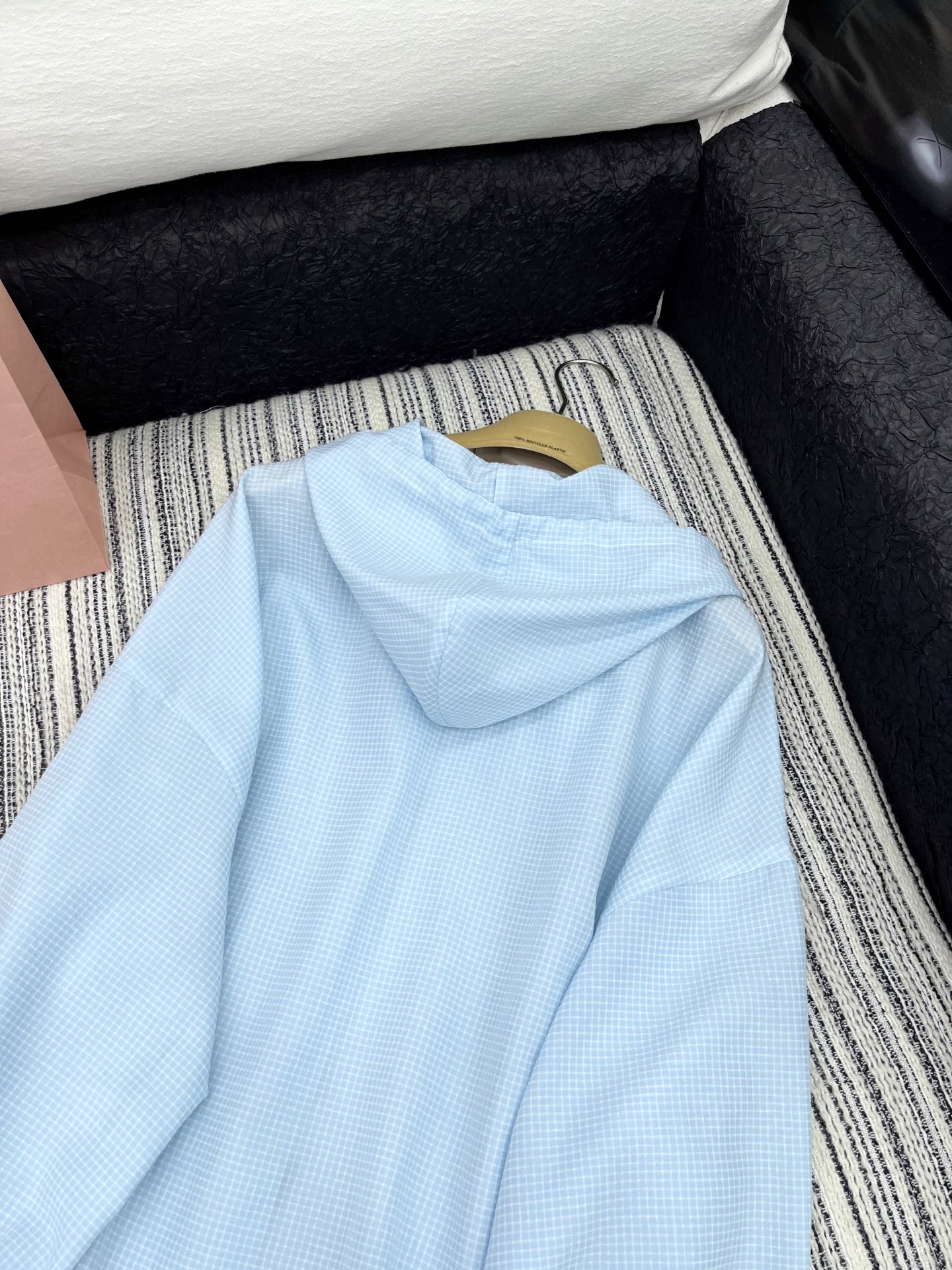 🛒𝐍𝐄𝐖 · 𝟐𝟎𝟐5/爆款现货

原单品质 Chan*｜25新款带帽衬衫外套
爆单款  进口格纹色织面