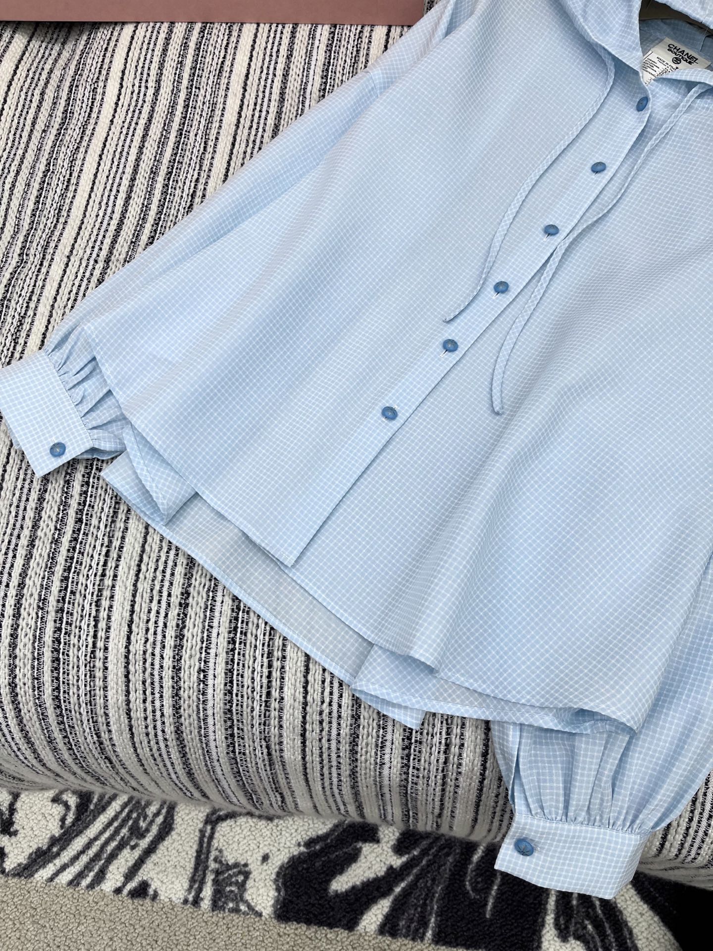 🛒𝐍𝐄𝐖 · 𝟐𝟎𝟐5/爆款现货

原单品质 Chan*｜25新款带帽衬衫外套
爆单款  进口格纹色织面