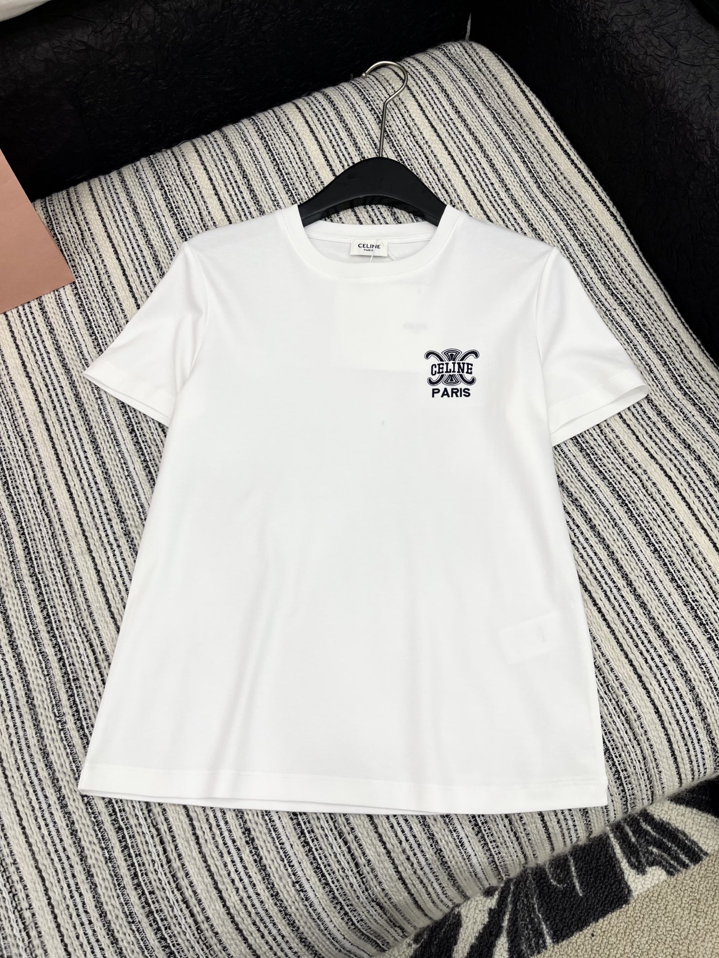 🛒𝐍𝐄𝐖 · 𝟐𝟎𝟐5/爆款现货

原单品质 Celi*｜25限定系列新品刺绣logo短袖T恤
精致常规