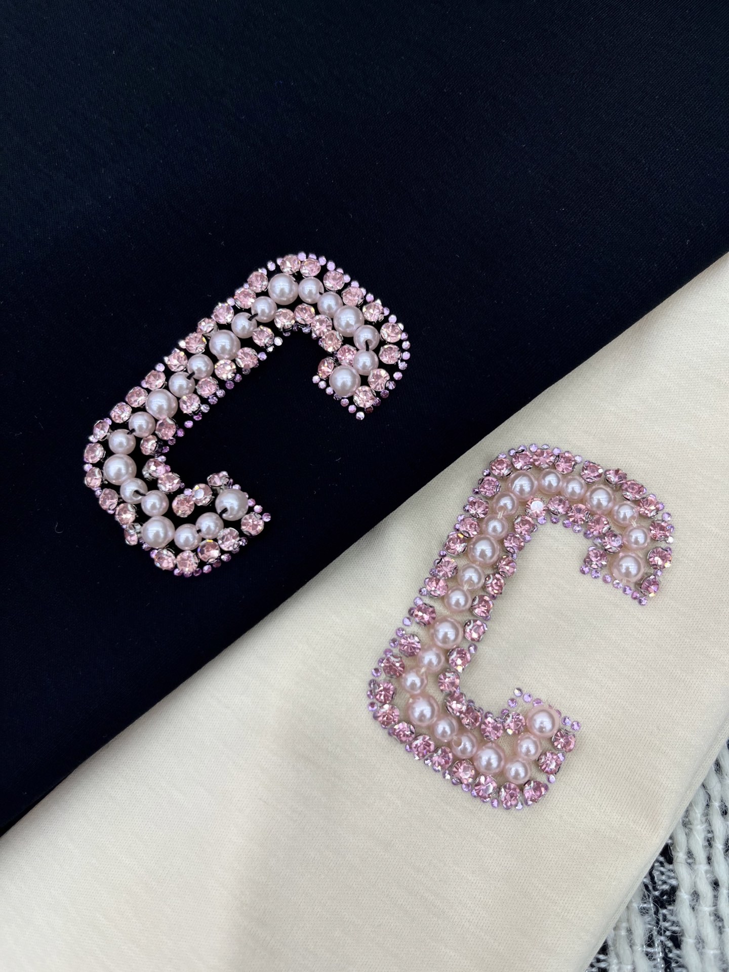 🛒𝐍𝐄𝐖 · 𝟐𝟎𝟐5/爆款现货

原单品质 Celi*｜25限定系列新品订珠字母短袖T恤
精致常规版型