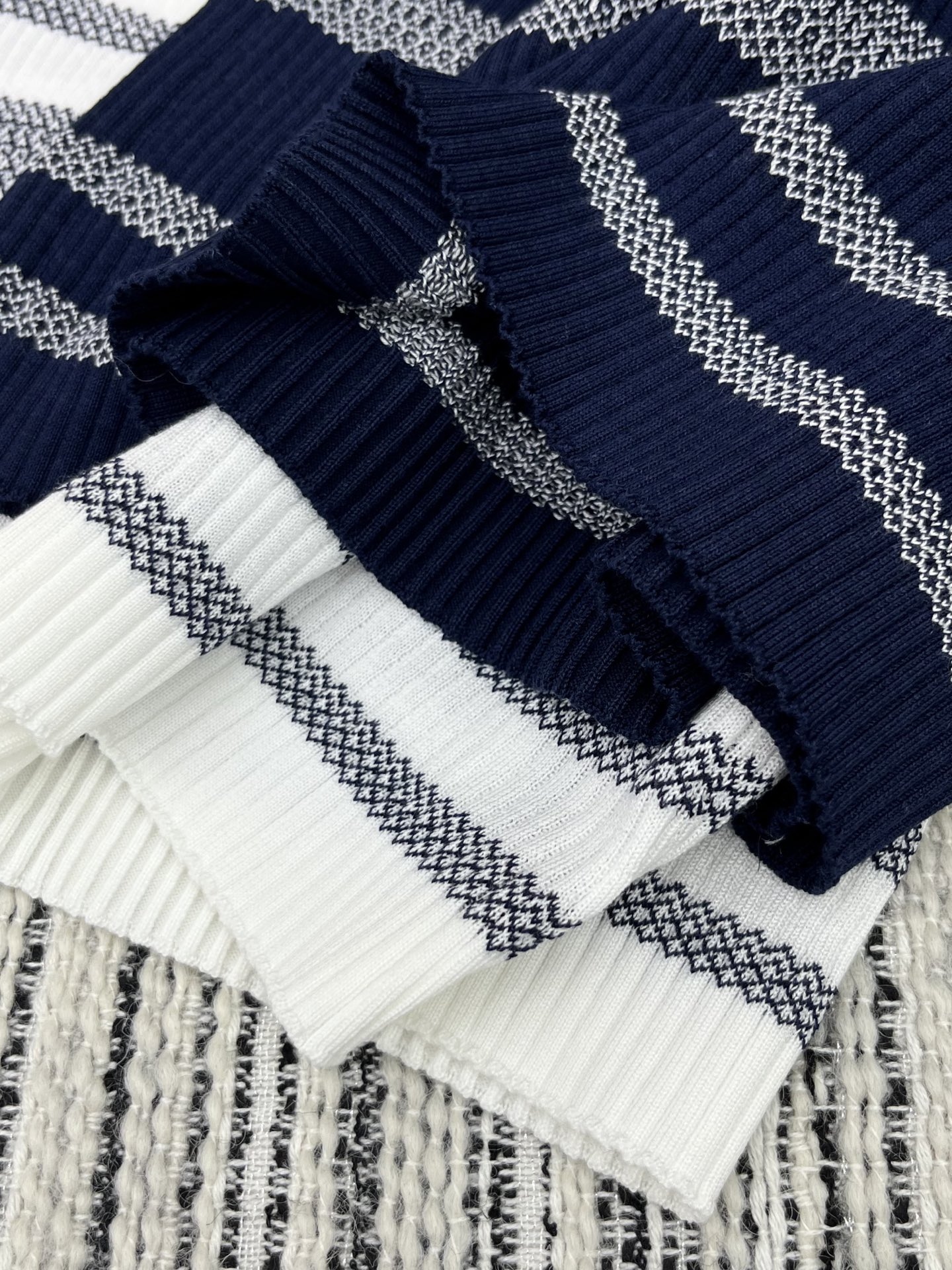 🛒𝐍𝐄𝐖 · 𝟐𝟎𝟐5/爆款现货

原单品质 Chane*｜25早春新品针织短袖
配色颜色正  精致常规