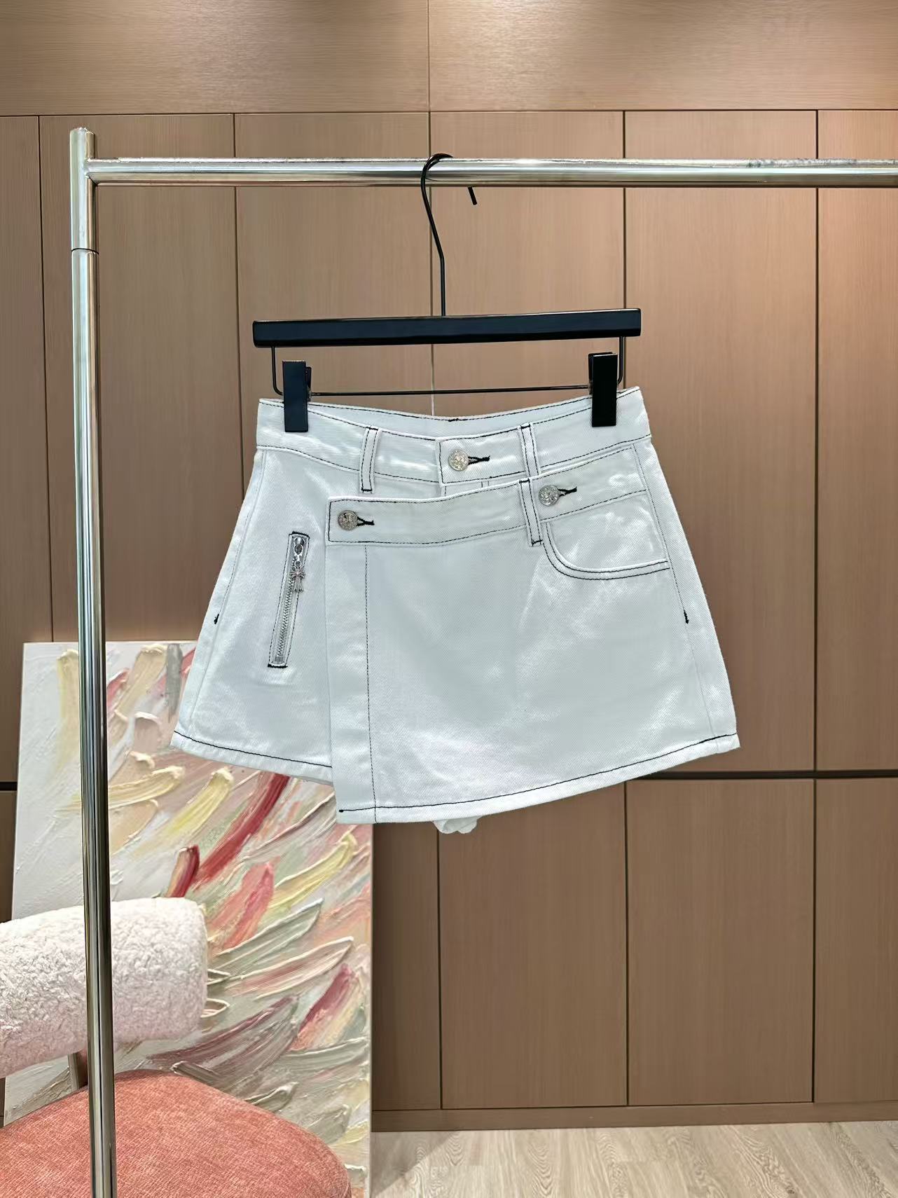 🛒𝐍𝐄𝐖 · 𝟐𝟎𝟐5/爆款现货

【原版定制】克罗星｜25新款牛仔裙裤
闭眼入的单品 随便一搭都气质感
