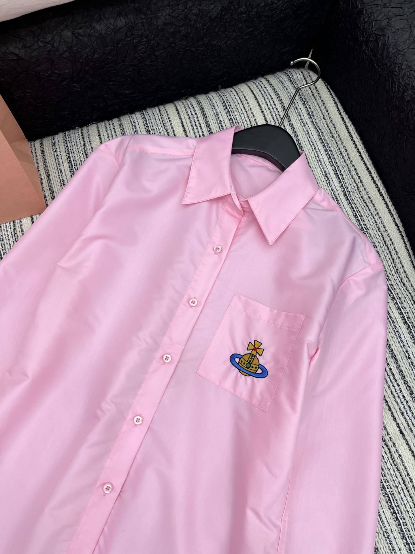 🛒𝐍𝐄𝐖 · 𝟐𝟎𝟐5/爆款现货

原单品质 西太后*｜25新款纯色长袖防晒衬衫
爆单系列款  气质女神