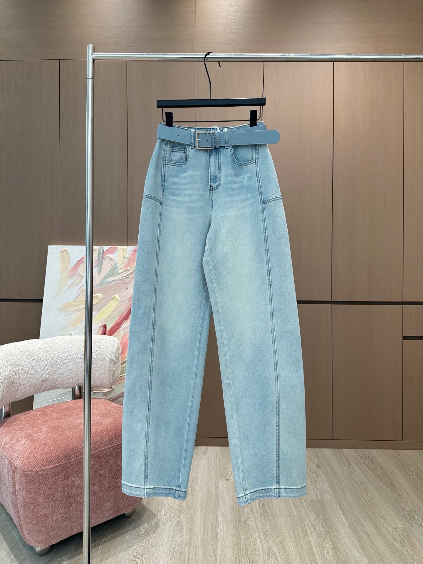🛒𝐍𝐄𝐖 · 𝟐𝟎𝟐5/爆款现货

原单品质 小众*｜2025萝卜牛仔裤
定制YB斜纹棉牛仔材质 工艺洗