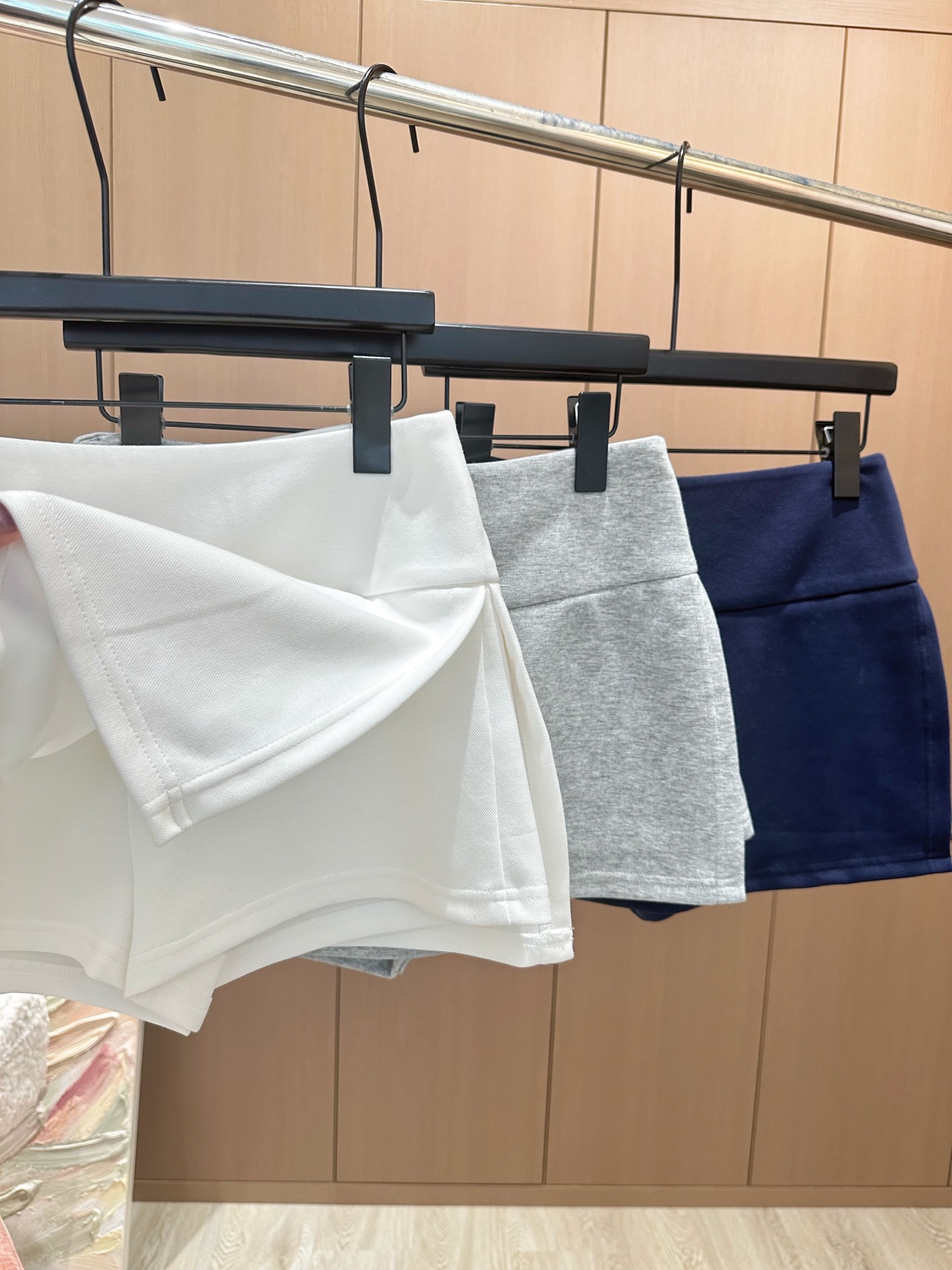 🛒𝐍𝐄𝐖 · 𝟐𝟎𝟐5/爆款现货

原单品质  Chane*｜25春夏新品套装！
高端定制翻领短袖，搭配