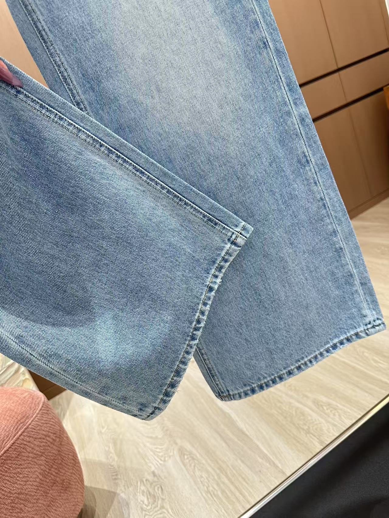 🛒𝐍𝐄𝐖 · 𝟐𝟎𝟐5/爆款现货

原单品质  YSL*｜重工珠片口袋牛仔裤
采用高端定制面料，牛仔穿起