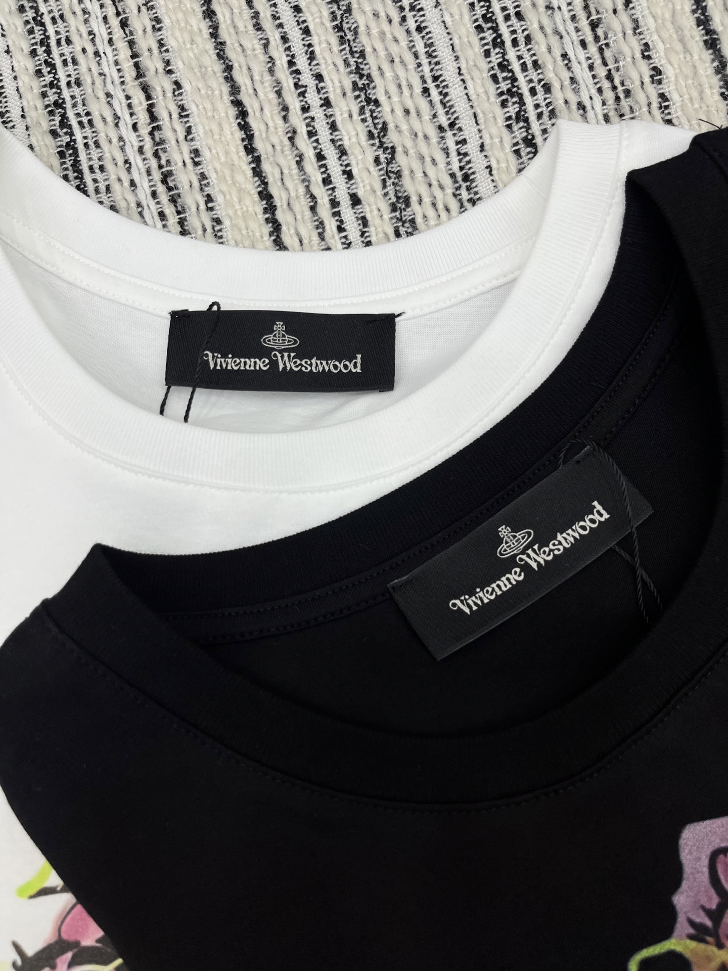 🛒𝐍𝐄𝐖 · 𝟐𝟎𝟐5/爆款现货

原单品质  西太后｜25新品印花T恤
这款 T 裙非常的小清新，撞色