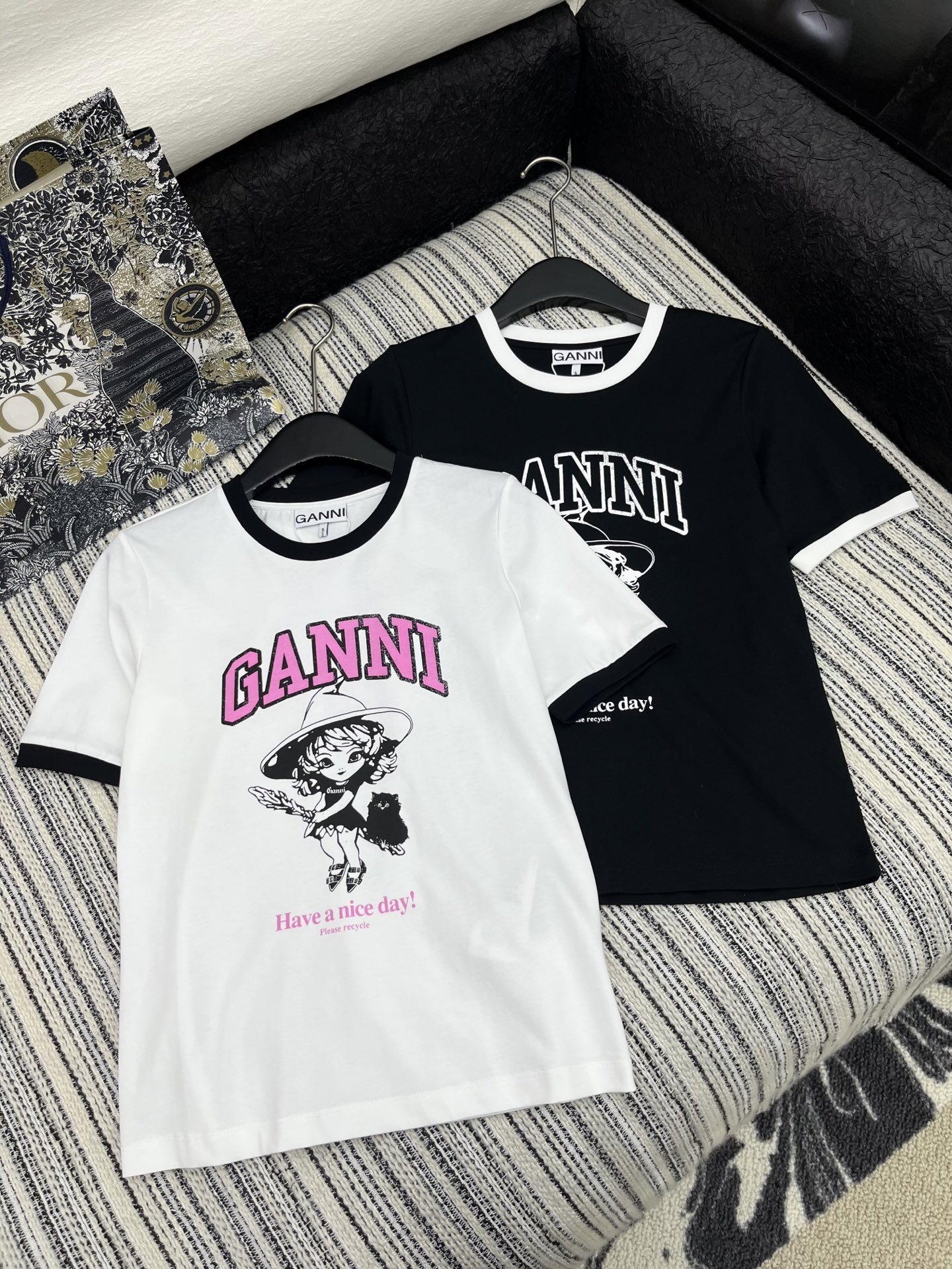 🛒𝐍𝐄𝐖 · 𝟐𝟎𝟐5/爆款现货

原单品质  Gann*｜2025新品圆领𝑇𝑒𝑒
定制YB原生全棉材质