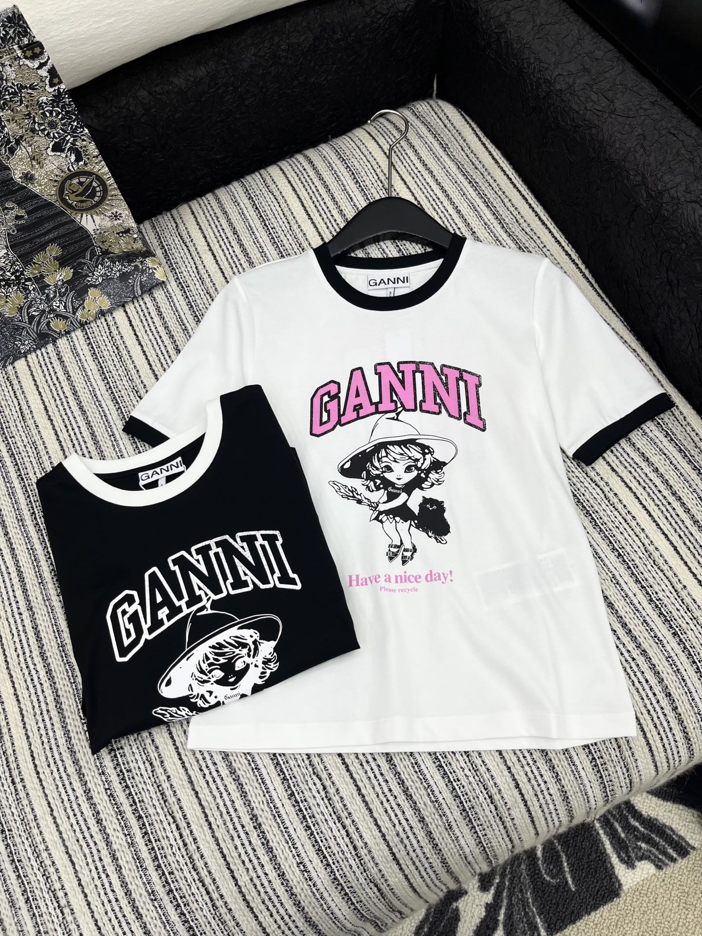 🛒𝐍𝐄𝐖 · 𝟐𝟎𝟐5/爆款现货

原单品质  Gann*｜2025新品圆领𝑇𝑒𝑒
定制YB原生全棉材质