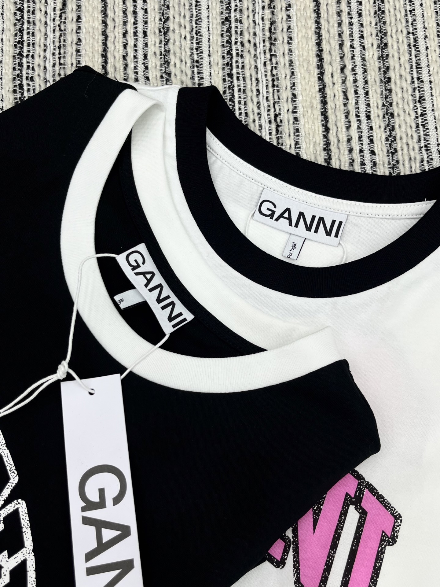 🛒𝐍𝐄𝐖 · 𝟐𝟎𝟐5/爆款现货

原单品质  Gann*｜2025新品圆领𝑇𝑒𝑒
定制YB原生全棉材质