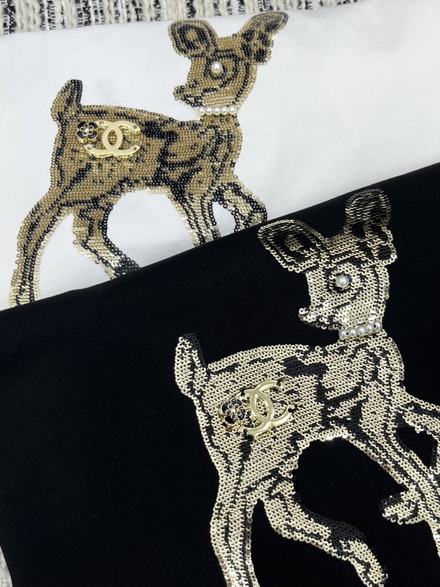🛒𝐍𝐄𝐖 · 𝟐𝟎𝟐5/爆款现货

原单品质 Chan*｜25限定新品珠片刺绣短袖T恤
精致常规版型上身