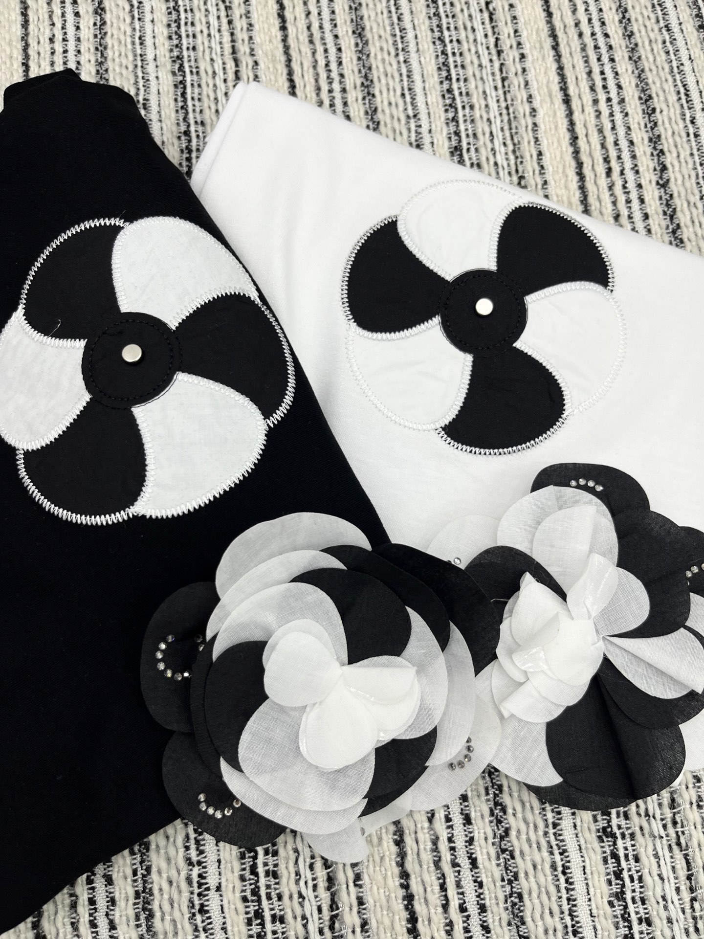 🛒𝐍𝐄𝐖 · 𝟐𝟎𝟐5/爆款现货

原单品质 Chane*｜2025新品重工可拆卸山茶花𝑇𝑒𝑒
定制YB