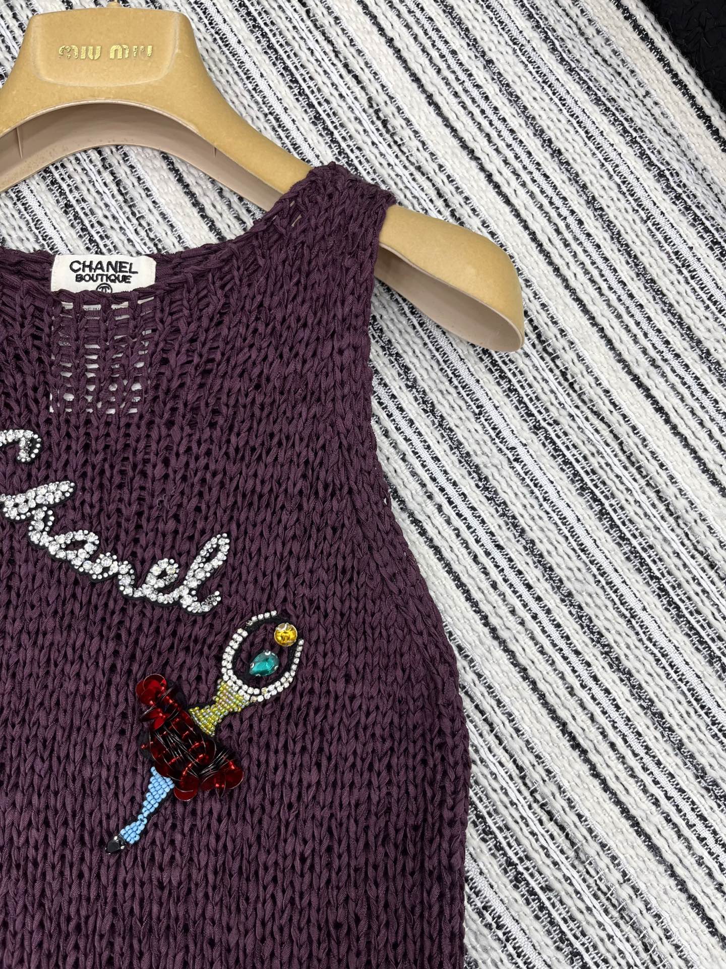 🛒𝐍𝐄𝐖 · 𝟐𝟎𝟐5/爆款现货

原单品质  Chane*｜2025中古系列针织背心
进口面料 纯手工