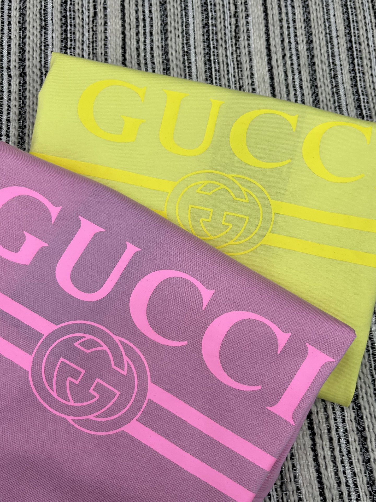🛒𝐍𝐄𝐖 · 𝟐𝟎𝟐5/爆款现货

原单品质 Gucc*｜25限定系列新品印花短袖T恤
精致常规版型上身