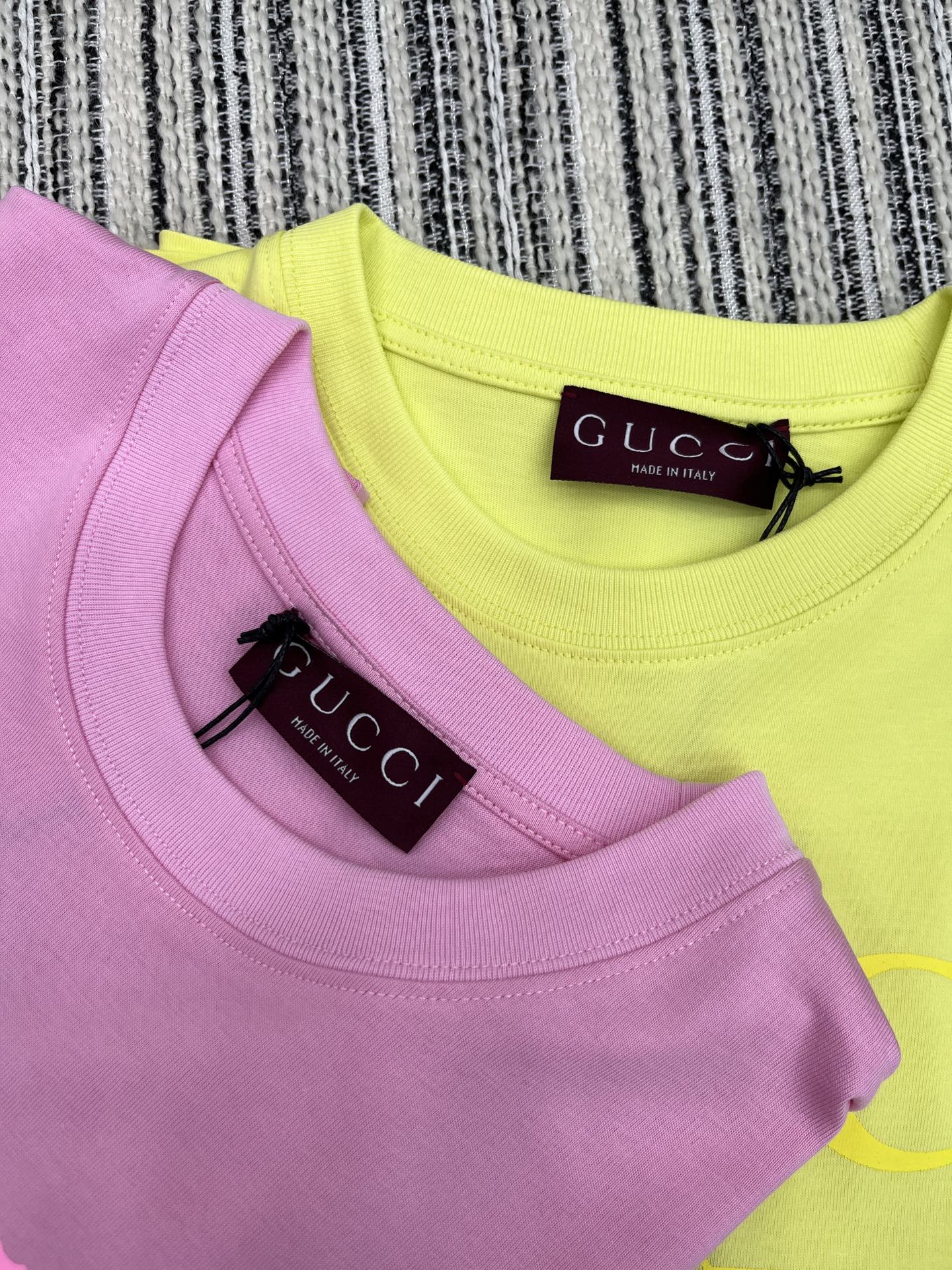 🛒𝐍𝐄𝐖 · 𝟐𝟎𝟐5/爆款现货

原单品质 Gucc*｜25限定系列新品印花短袖T恤
精致常规版型上身